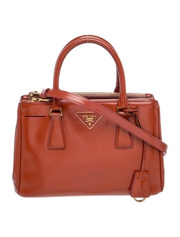 Saffiano Leather Galleria Double Zip Small