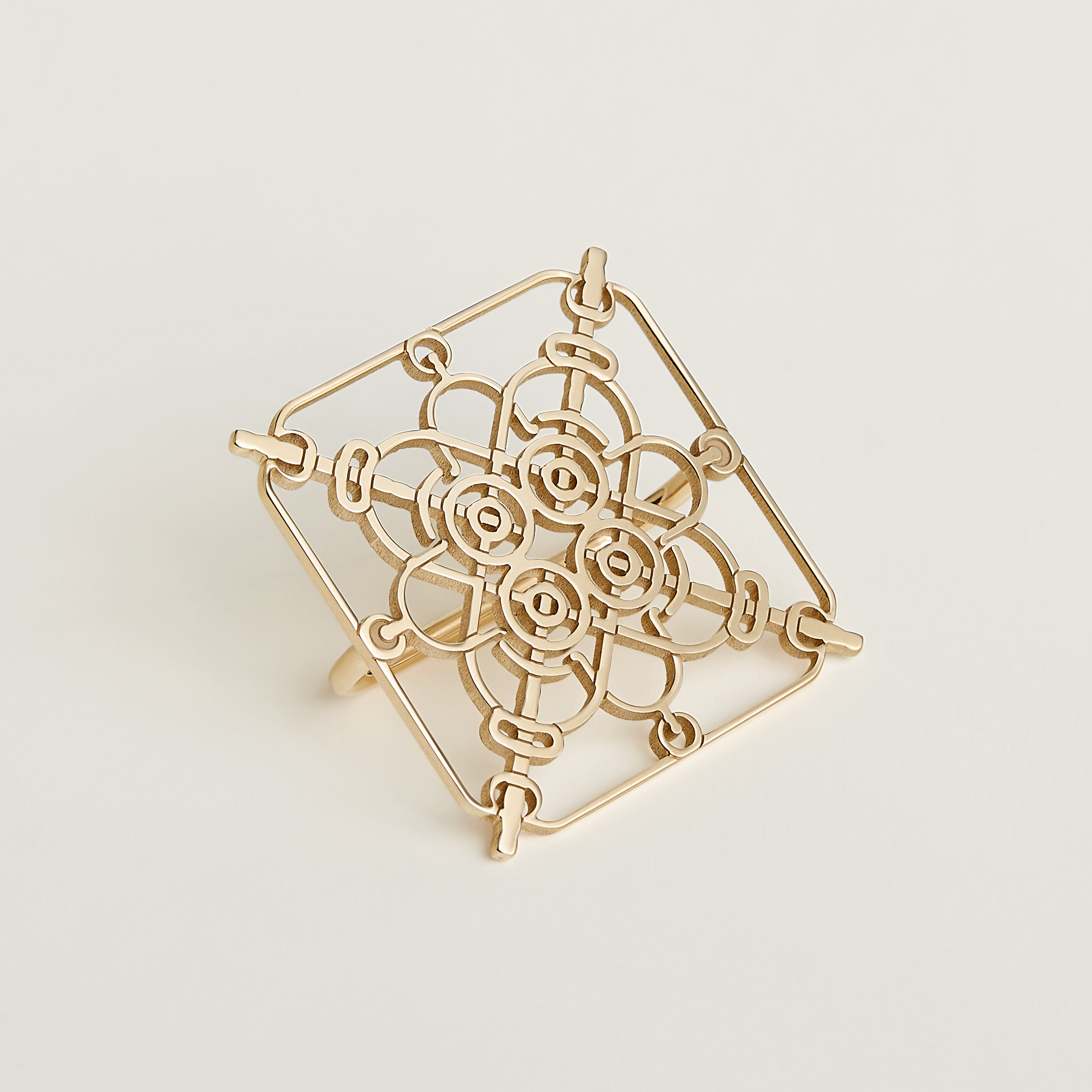 Eperon d'Or Cisele scarf ring