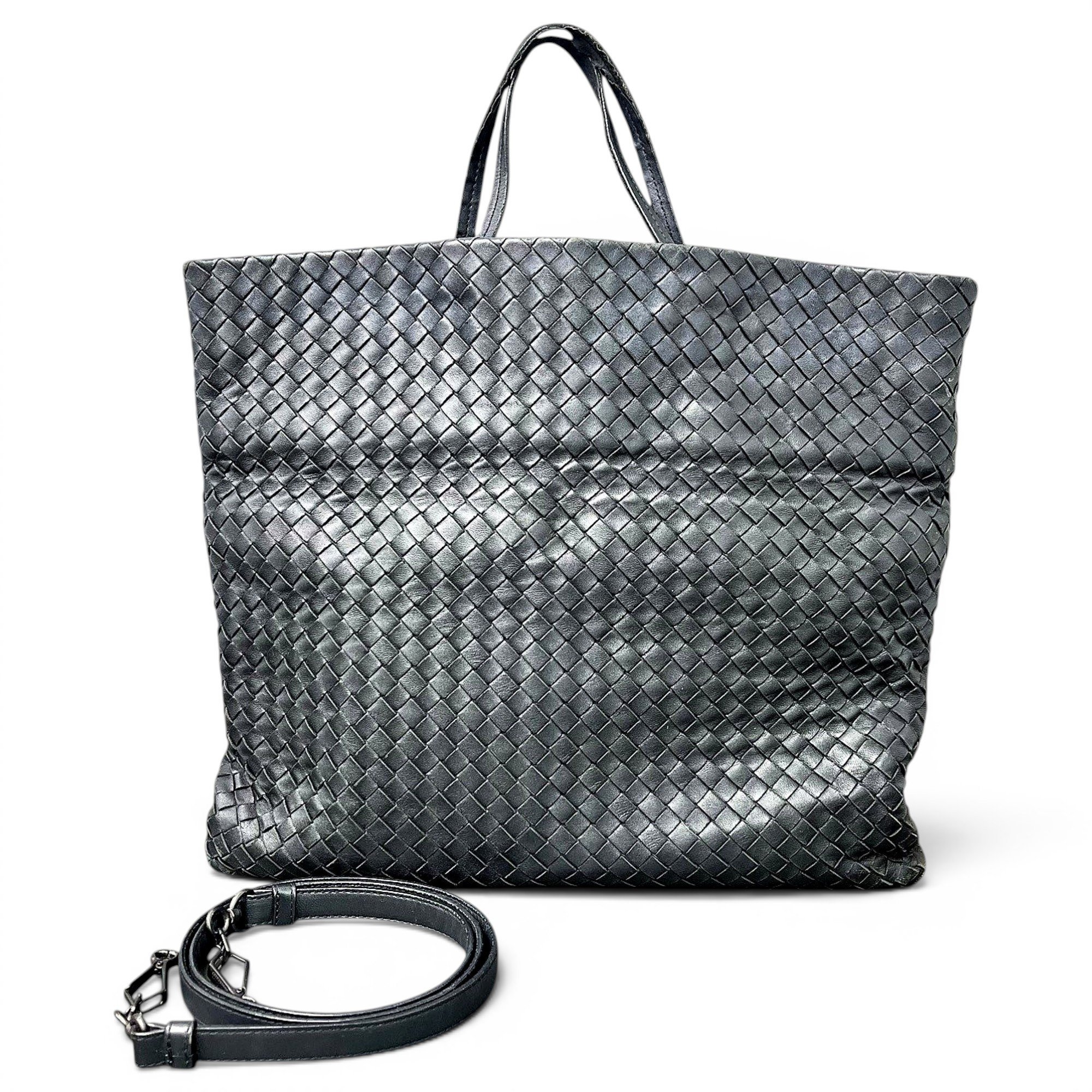 Veneta leather handbag