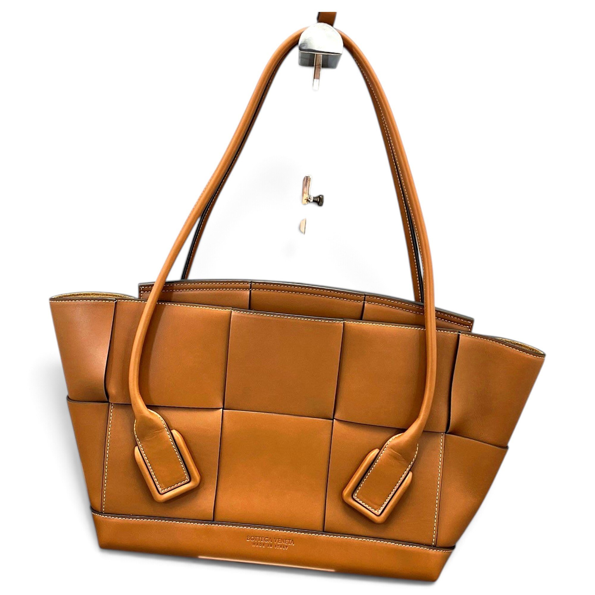 Arco leather tote