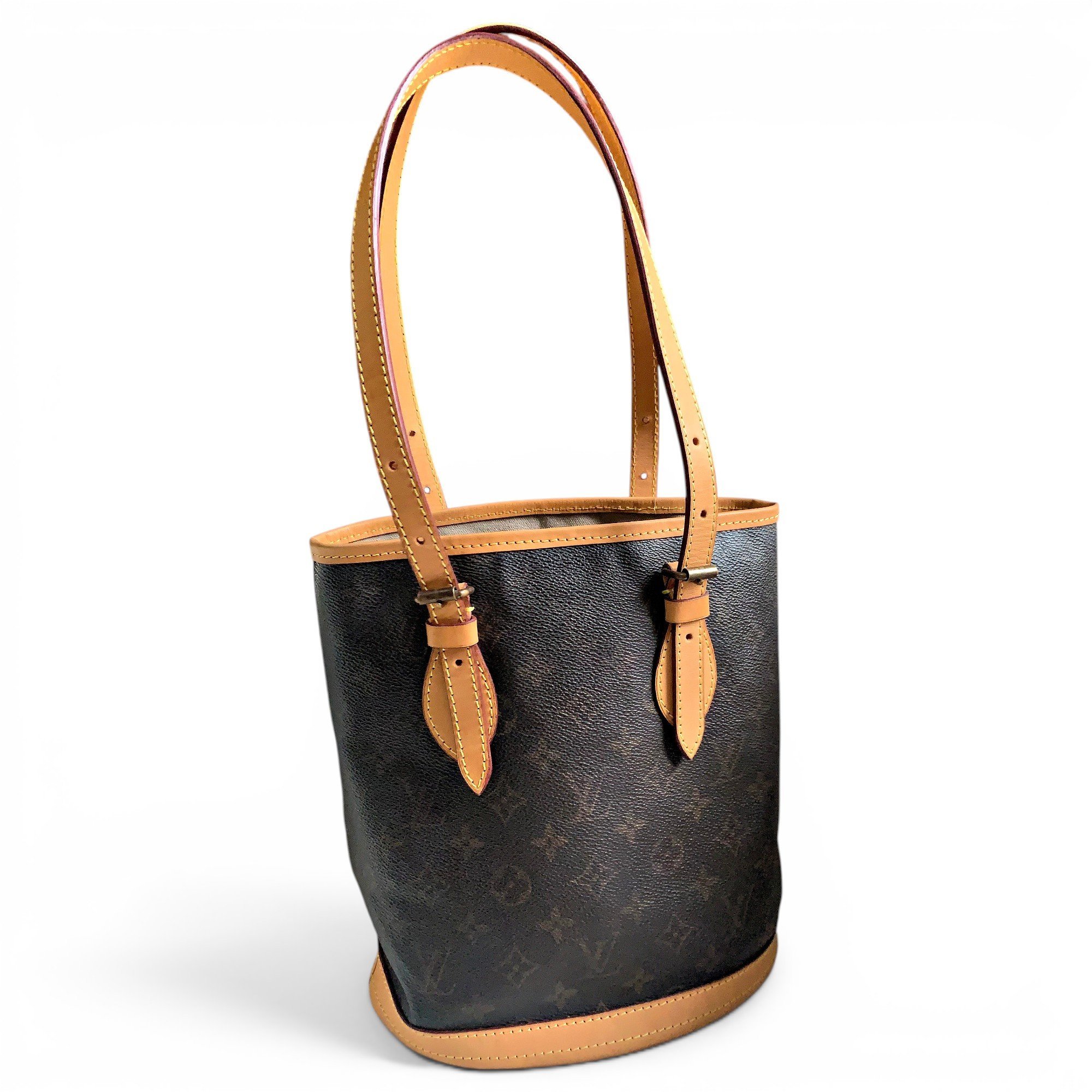 Bucket leather handbag