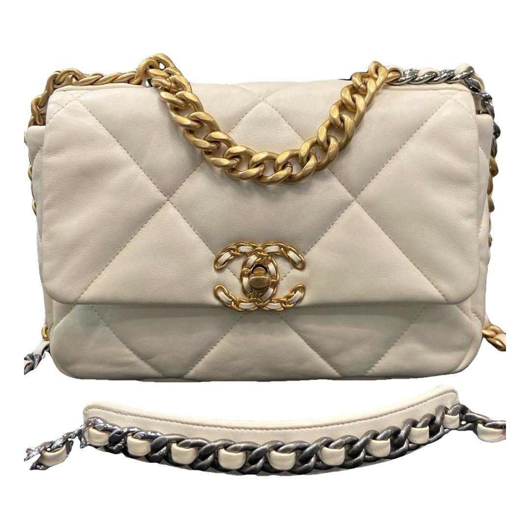 Chanel 19 leather handbag