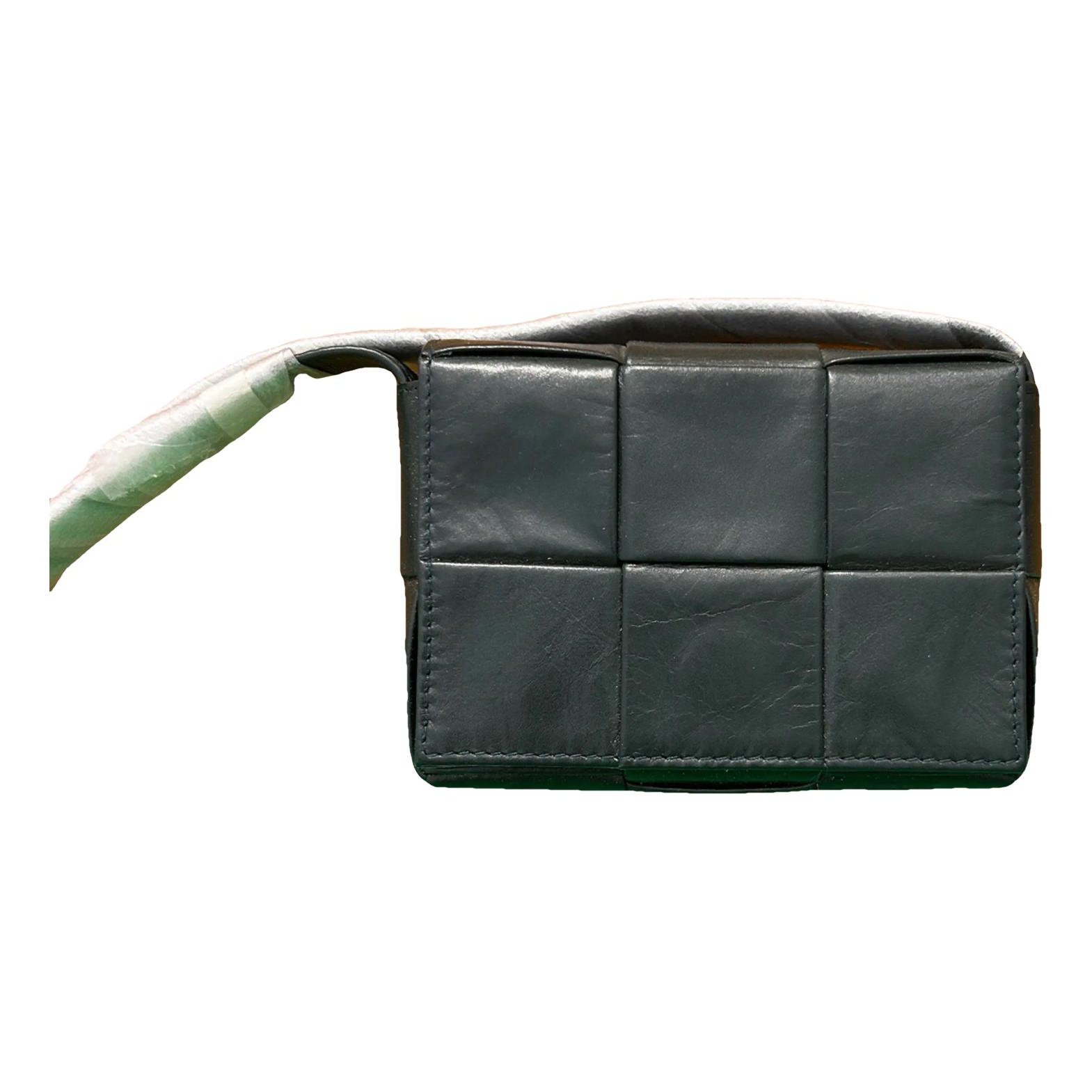 Cassette leather handbag