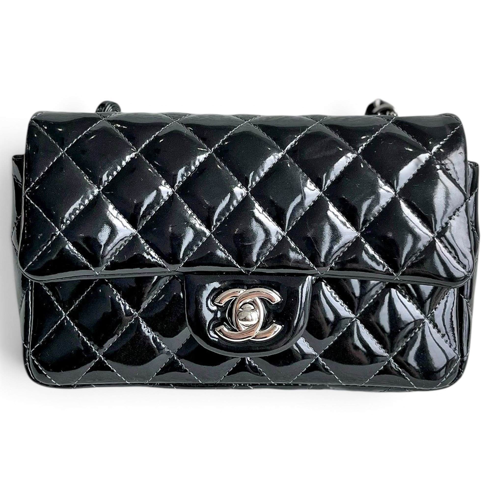 Timeless/Classique patent leather handbag