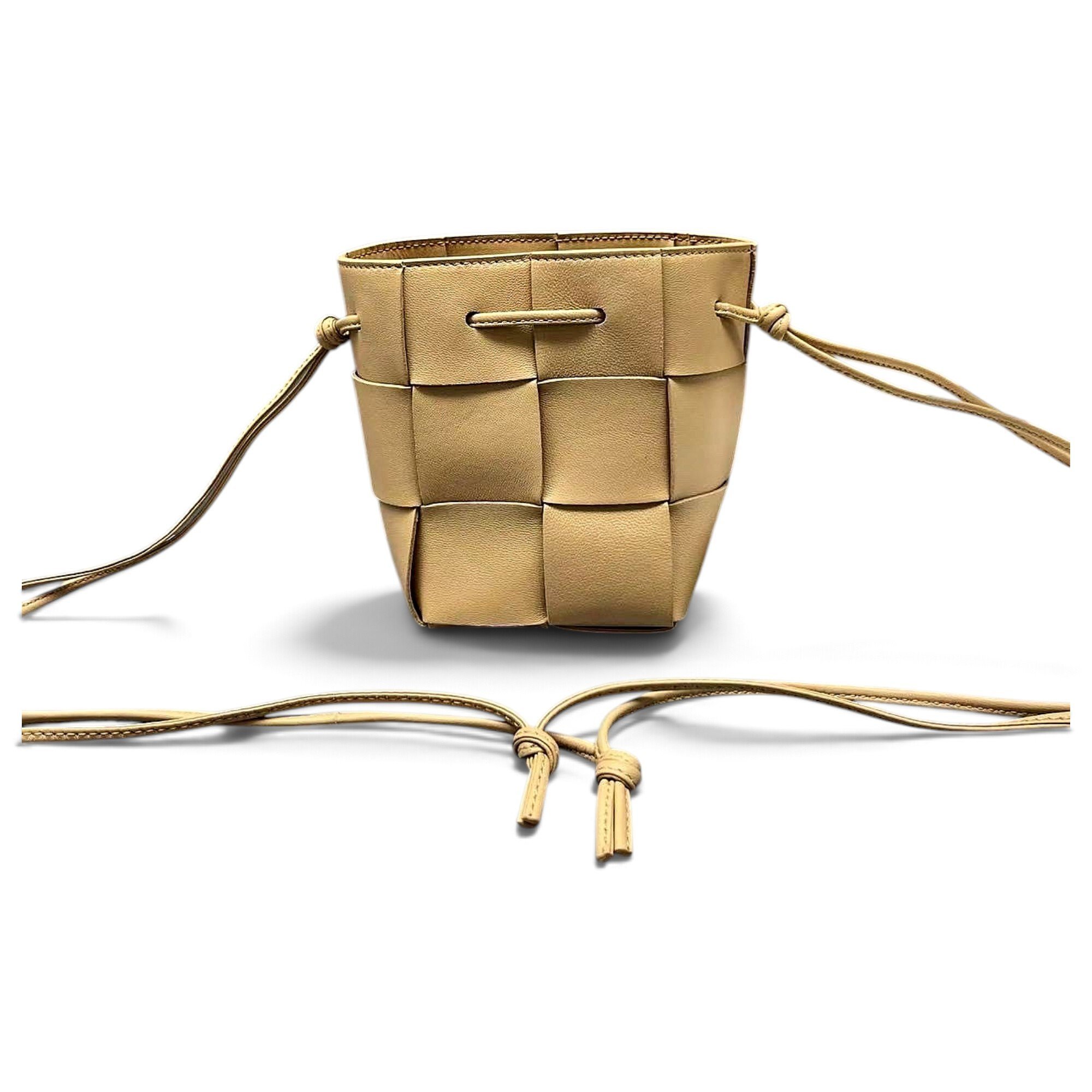Cassette leather handbag