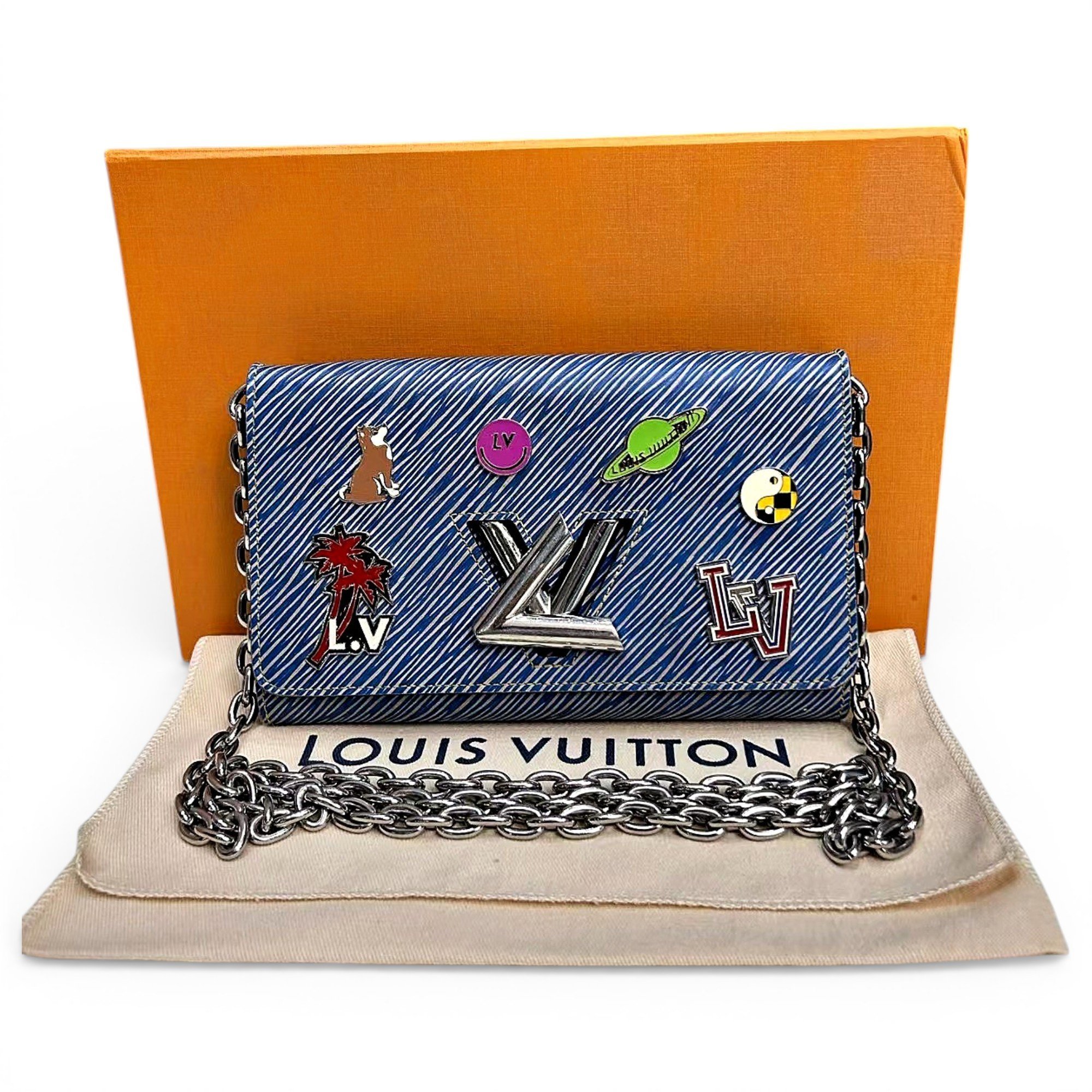 Twist Long Chain Wallet leather crossbody bag