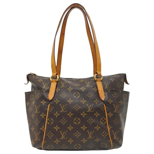 Totally leather handbag