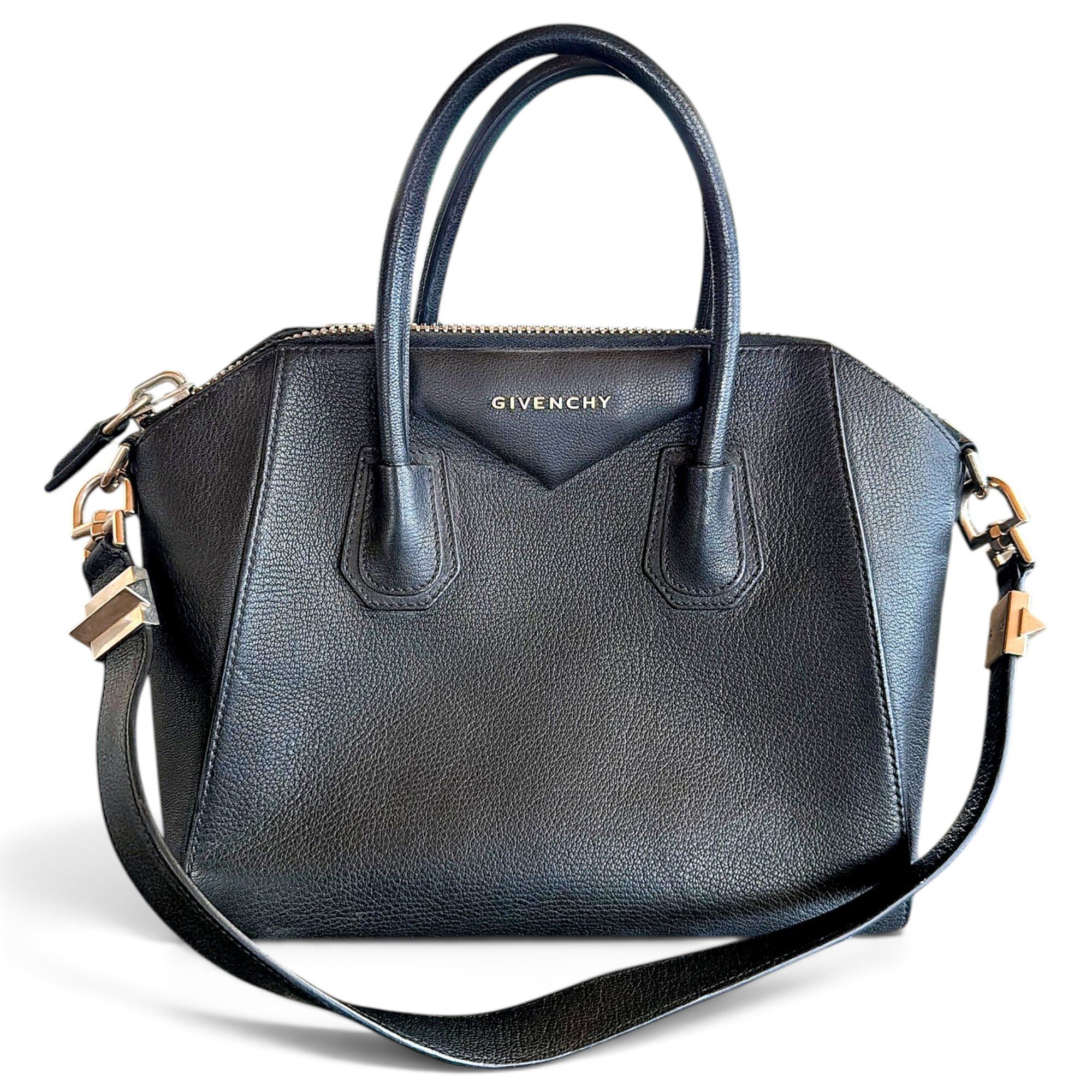 Antigona leather handbag
