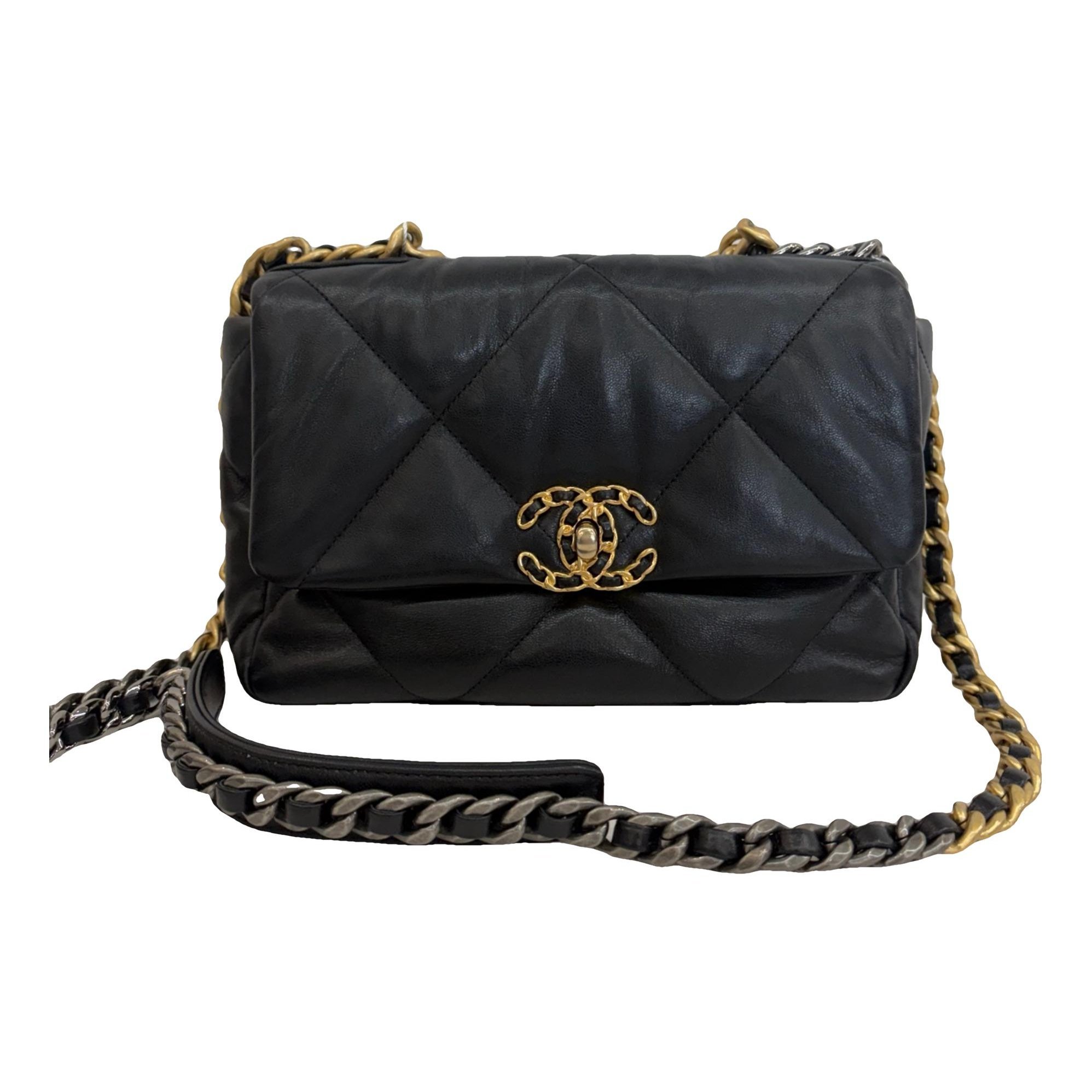 Chanel 19 leather handbag