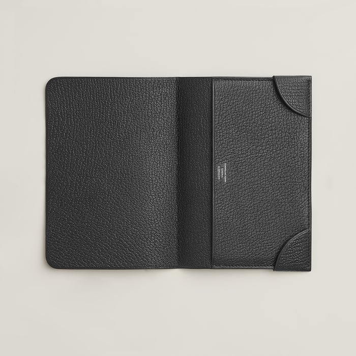Noir Coins De Malle Passport Holder