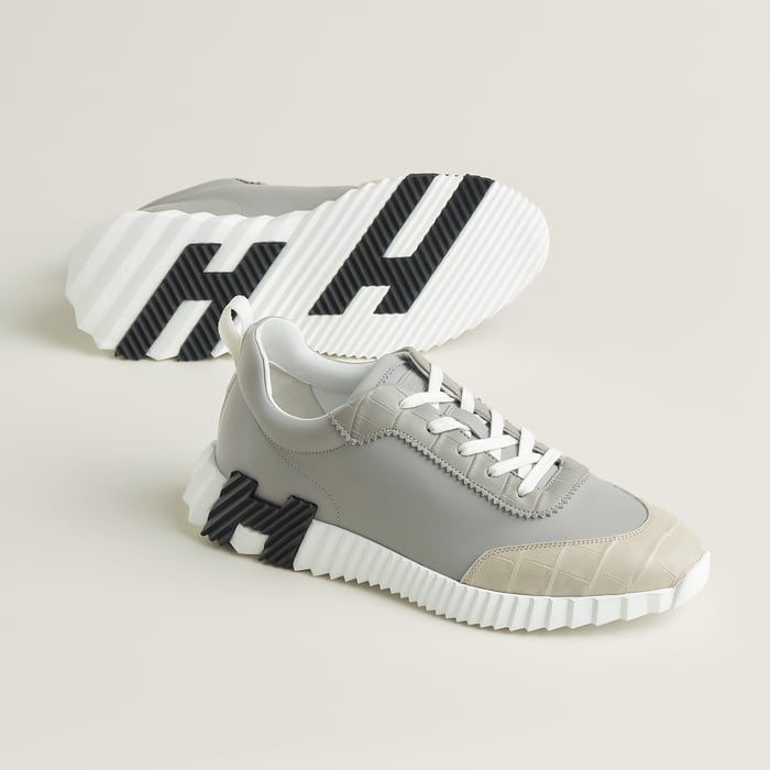 Bouncing Sneaker