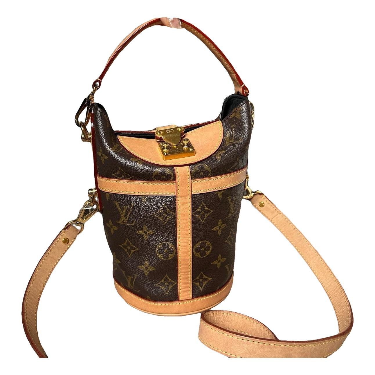 Duffle leather handbag