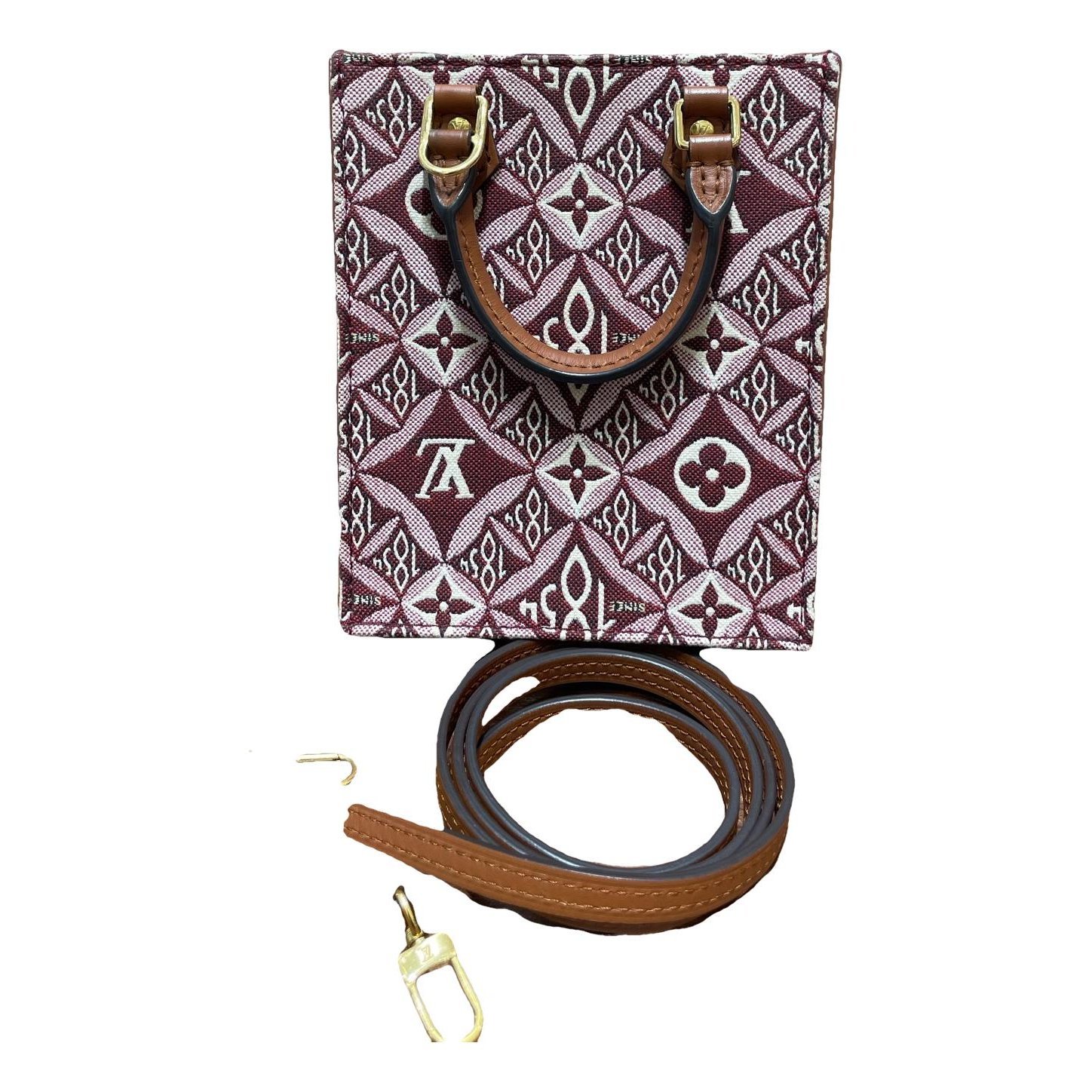 Plat leather handbag