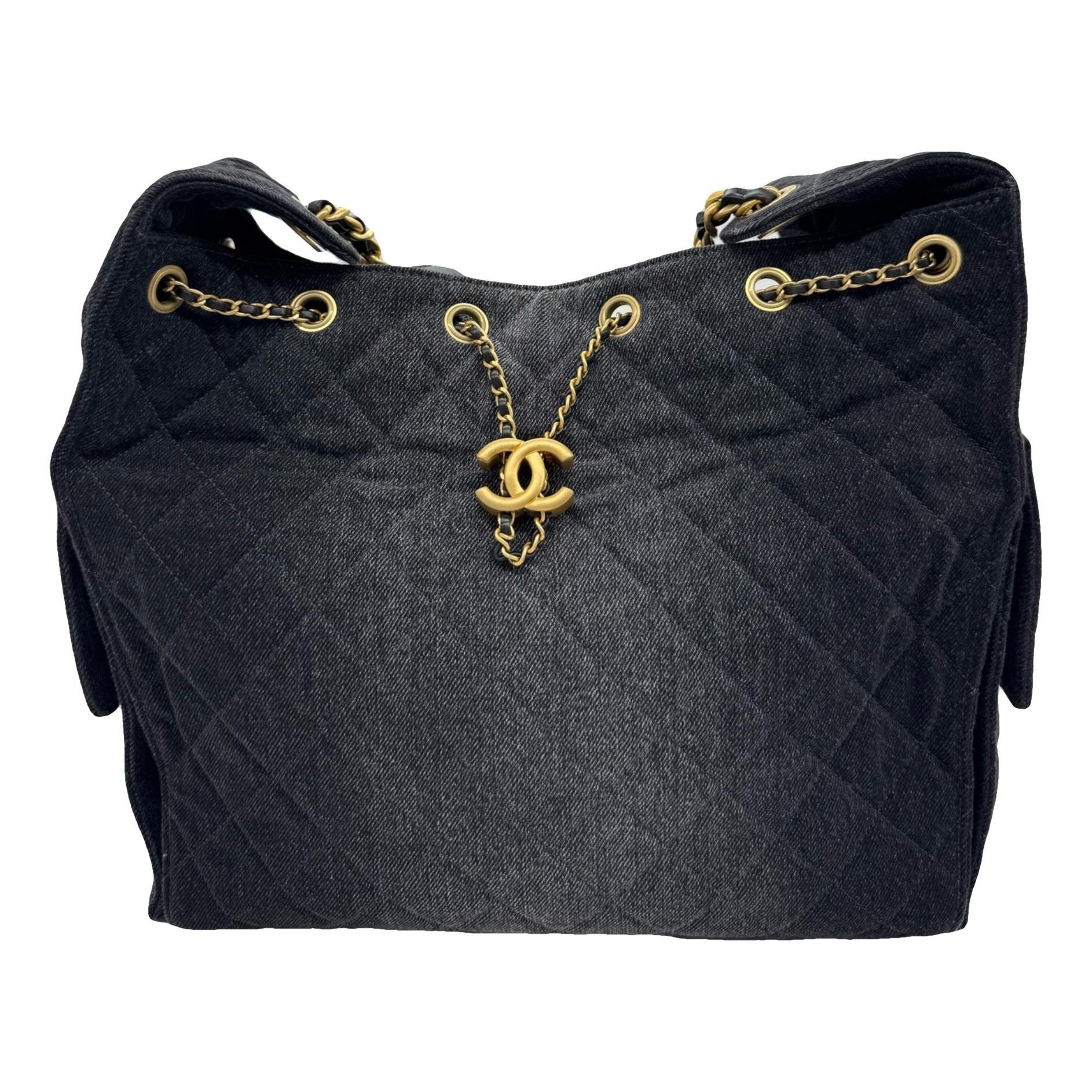 Chanel 25 handbag
