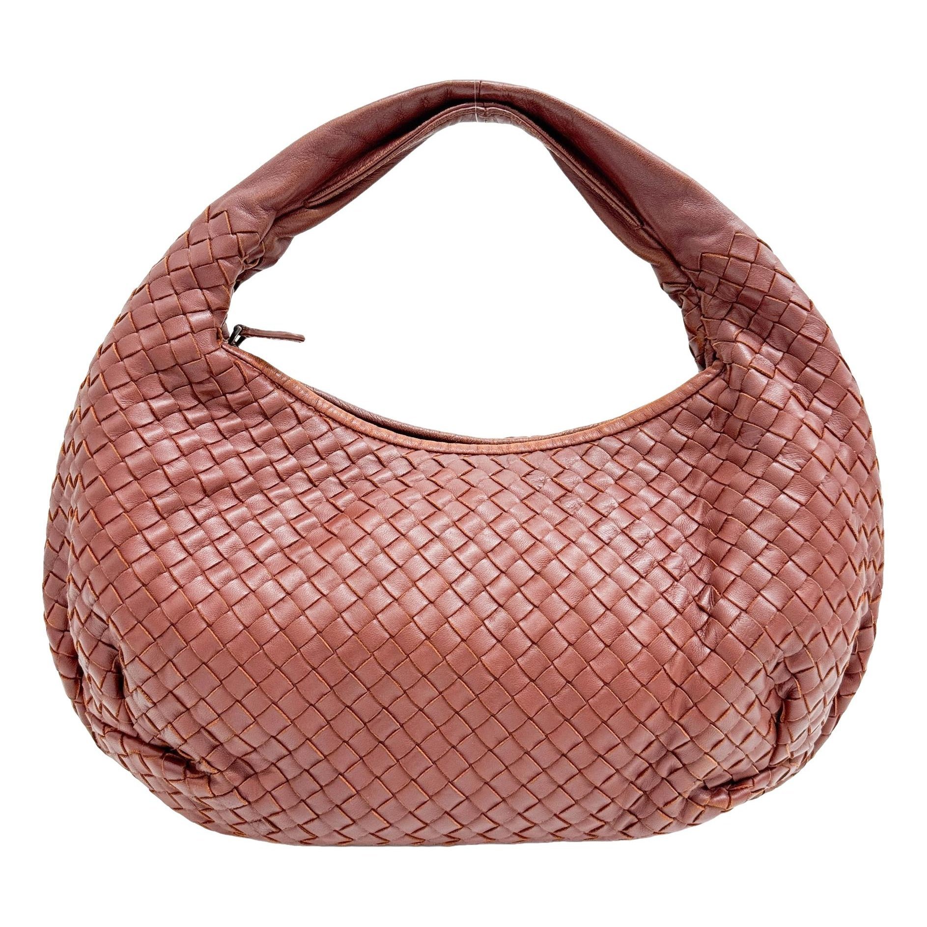 Veneta leather handbag