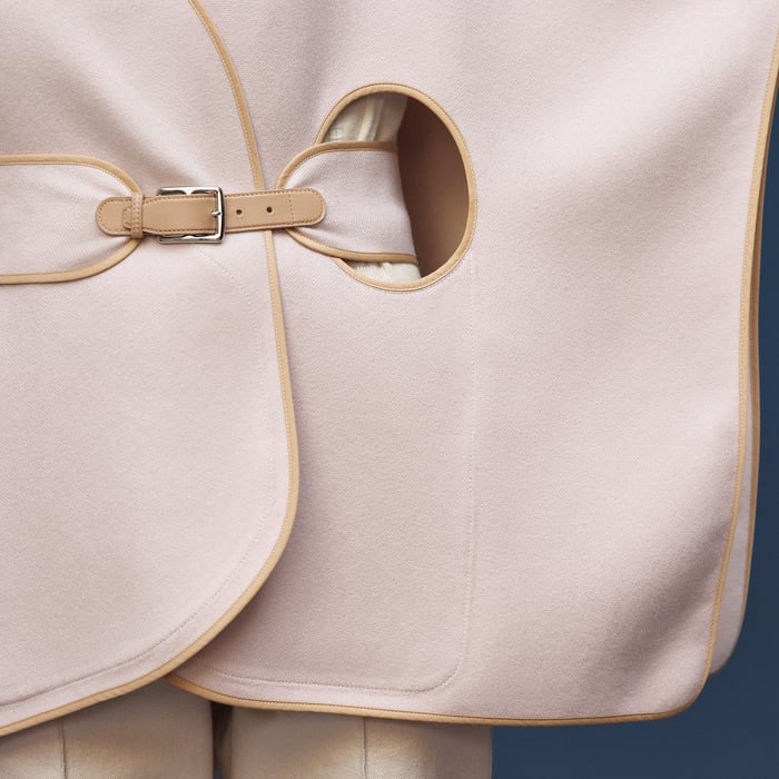 Beige Naturel Cashmere Cape With Belt and Leather Detail
