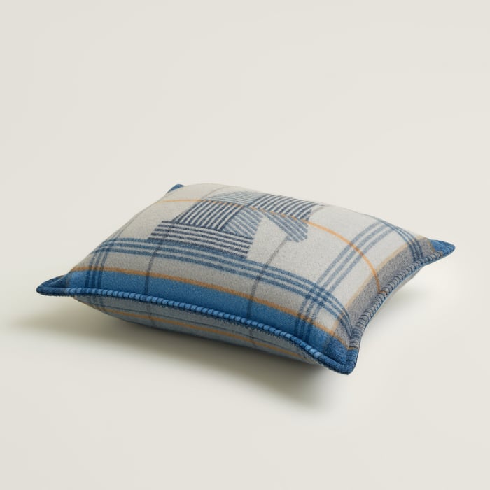 Curiosites Pillow