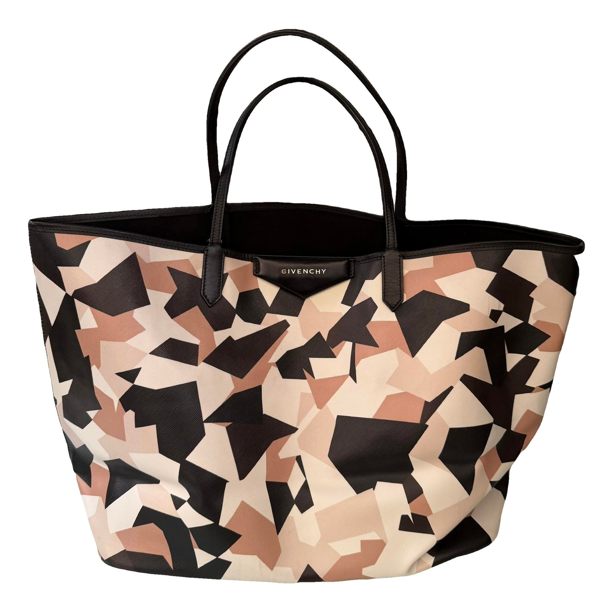 Antigona tote