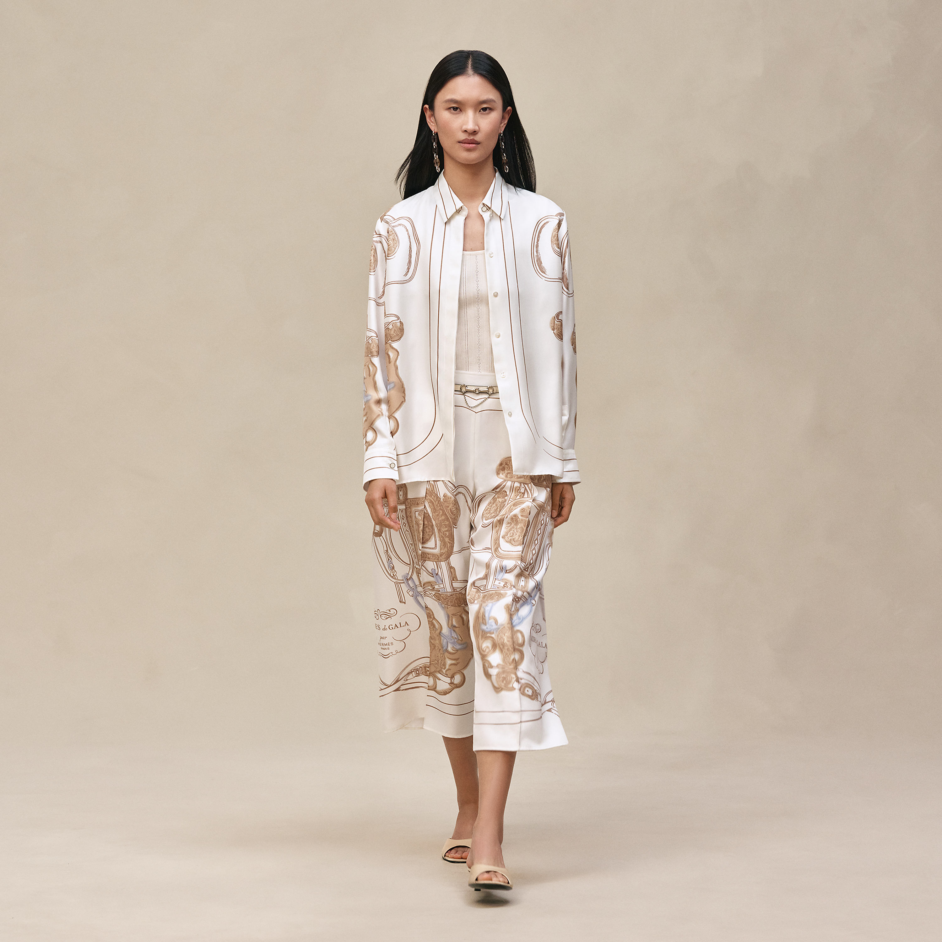 "Brides de Gala Gold" classic shirt
