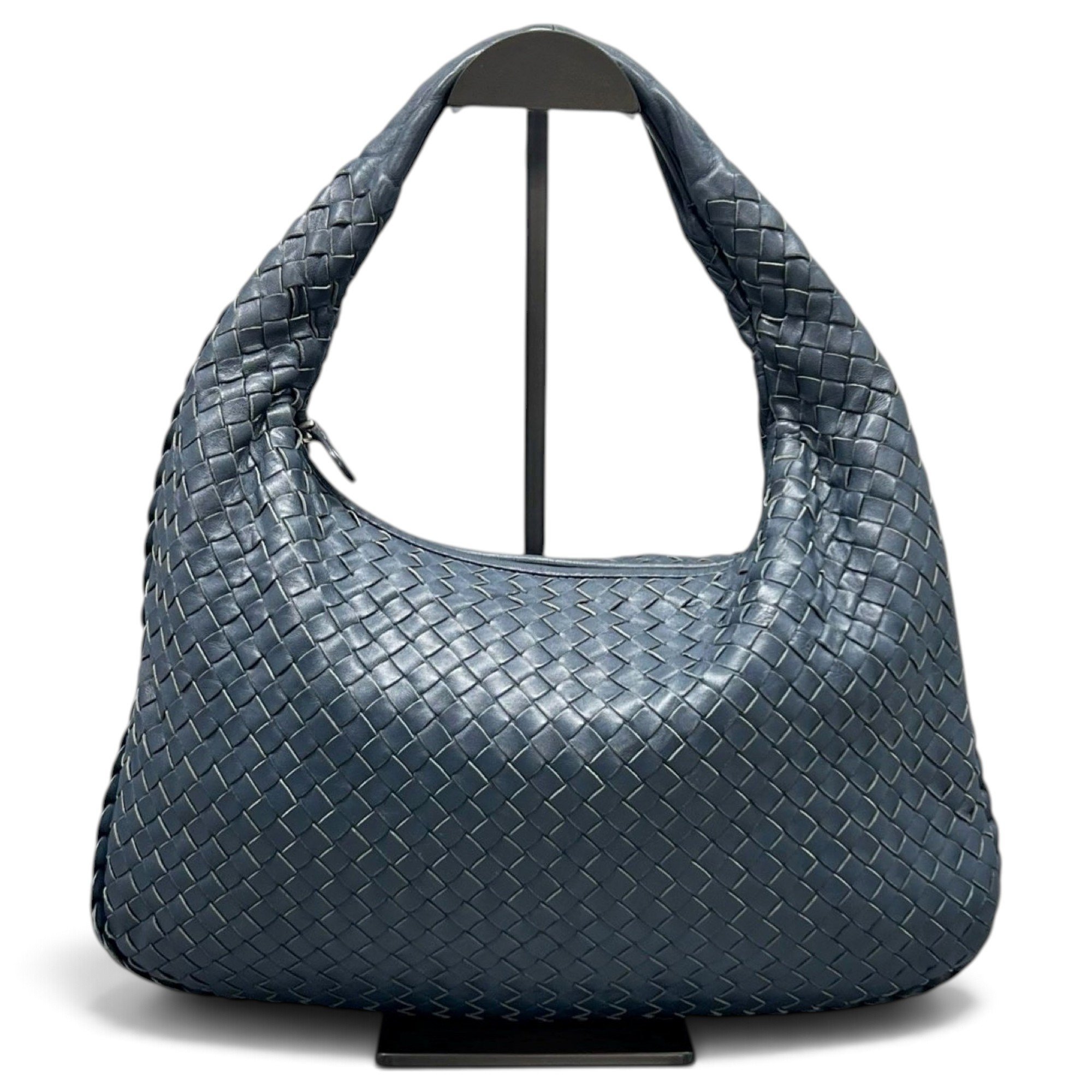Veneta leather handbag