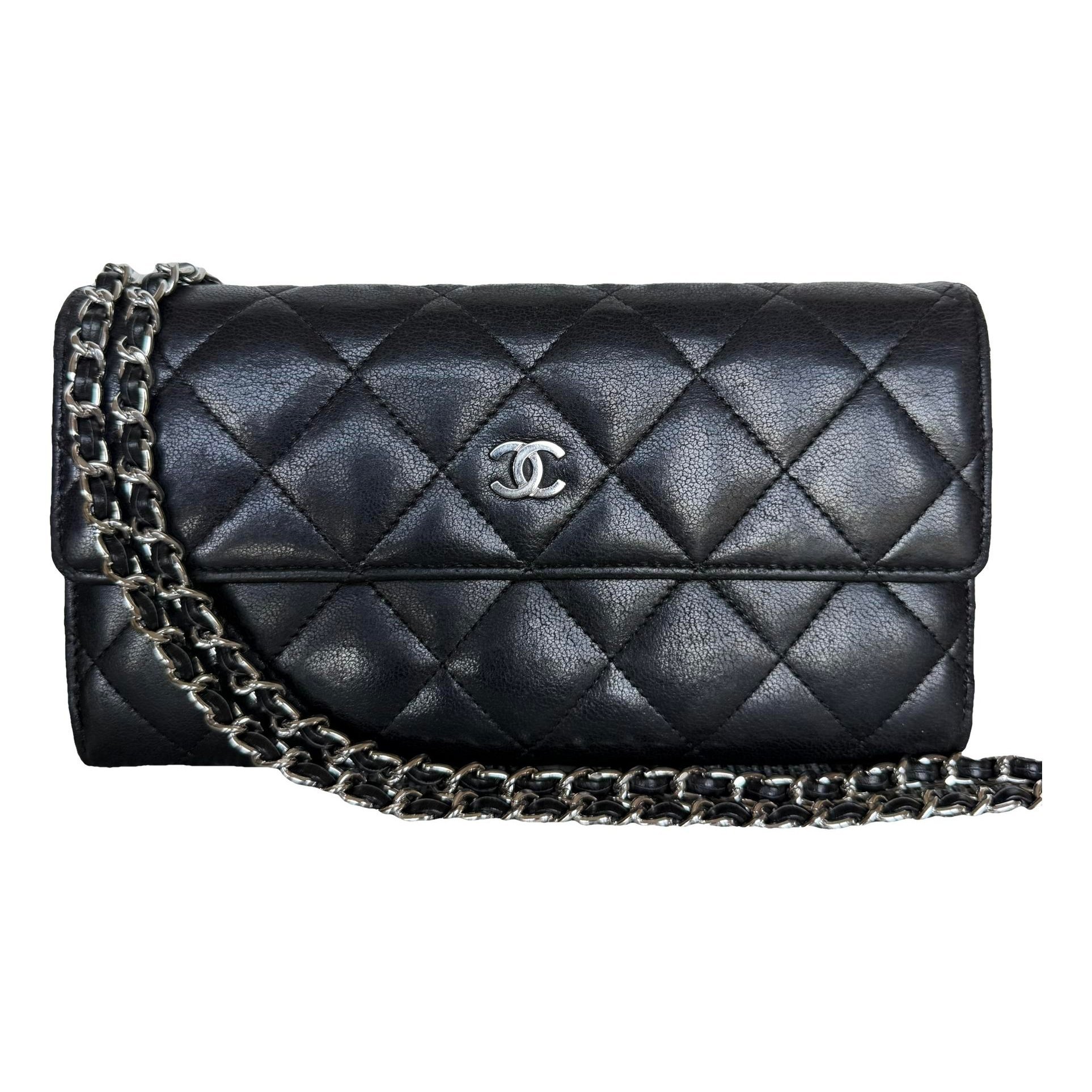 Wallet On Chain Timeless/Classique leather crossbody bag
