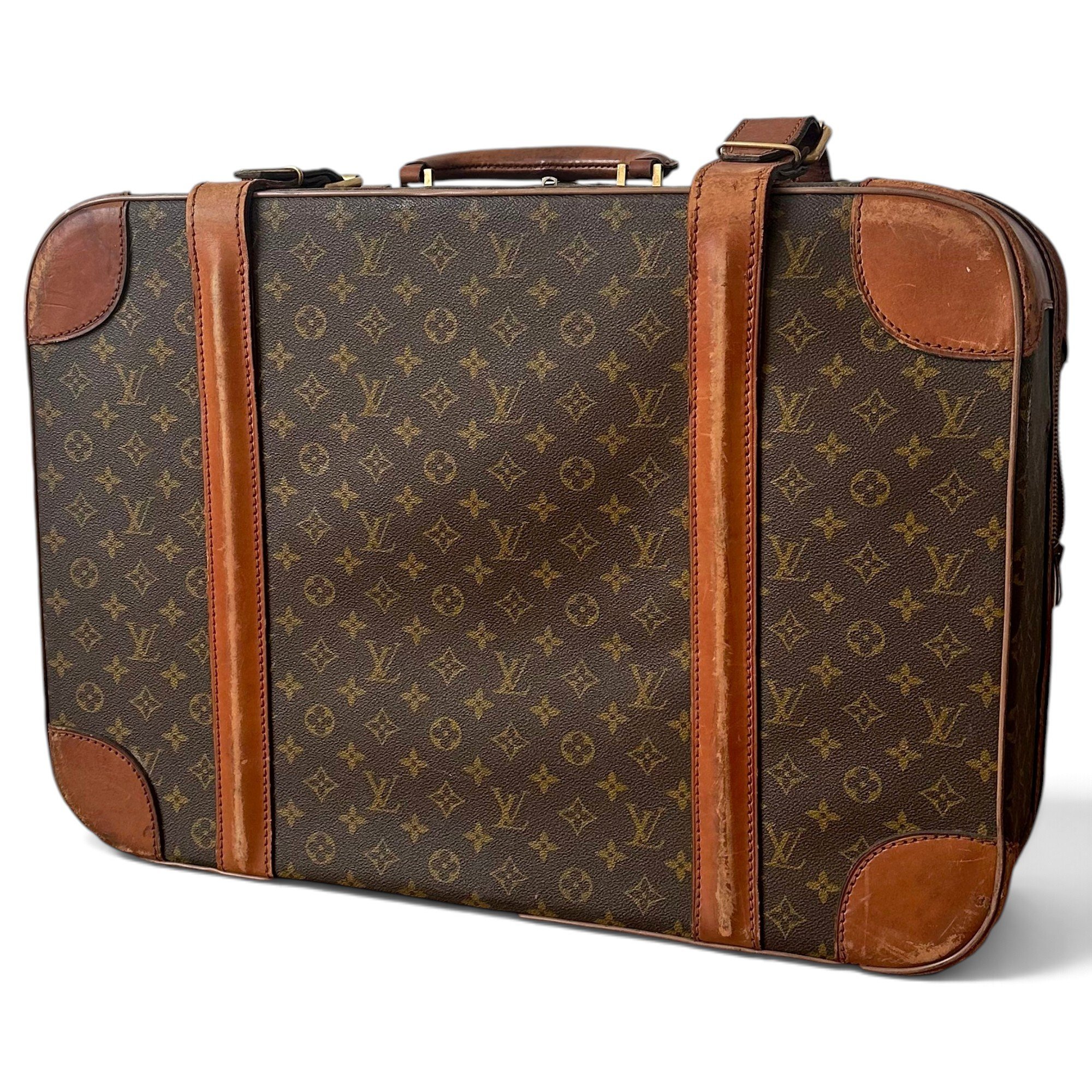 Alzer leather travel bag