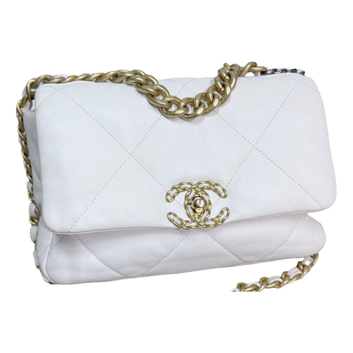 Chanel 19 leather handbag