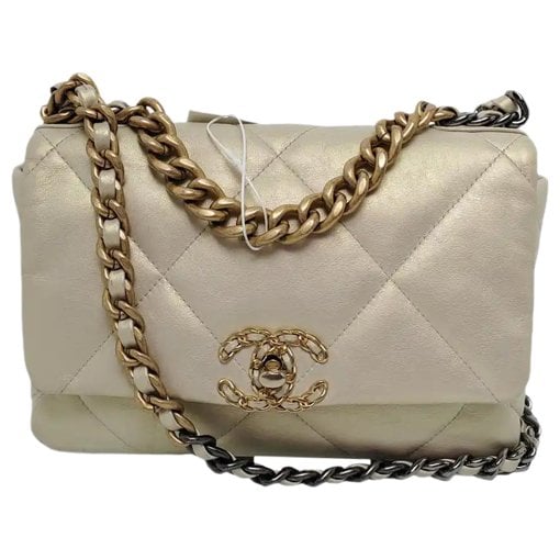 Chanel 19 leather handbag