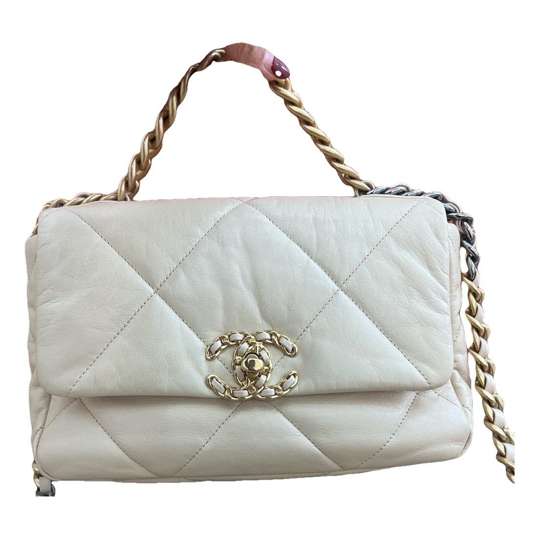 Chanel 19 leather handbag