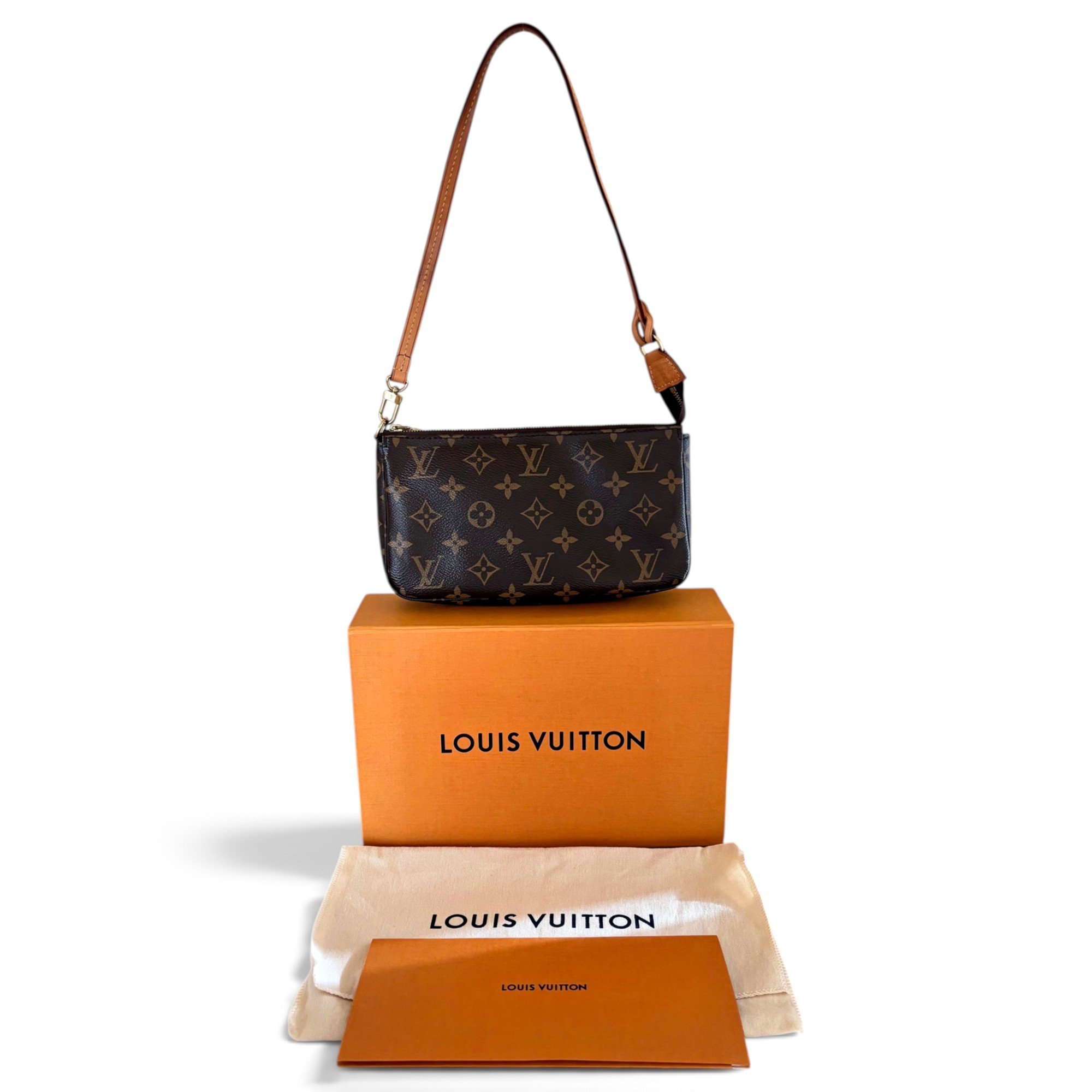 Pochette Accessoire leather handbag