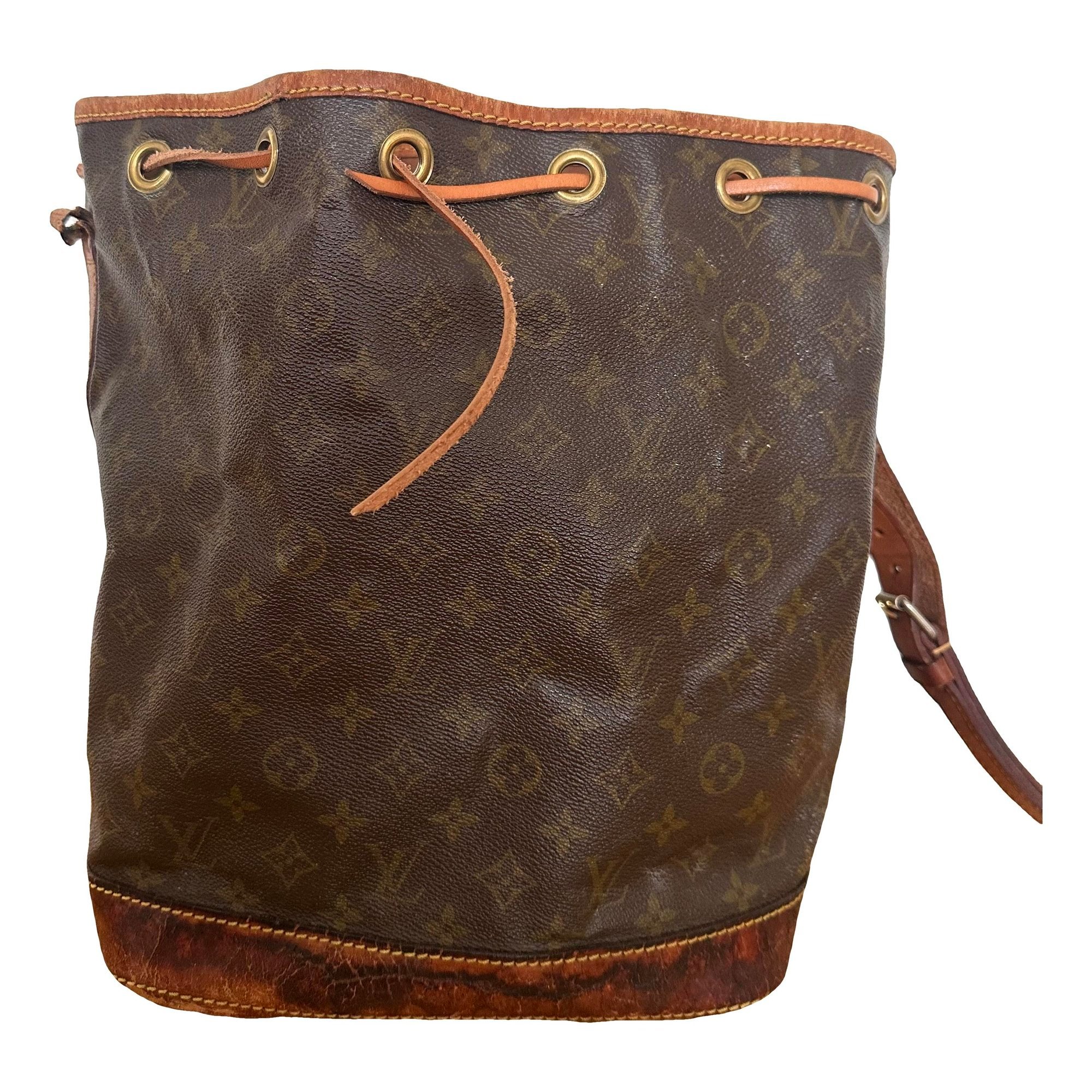 Noé leather handbag