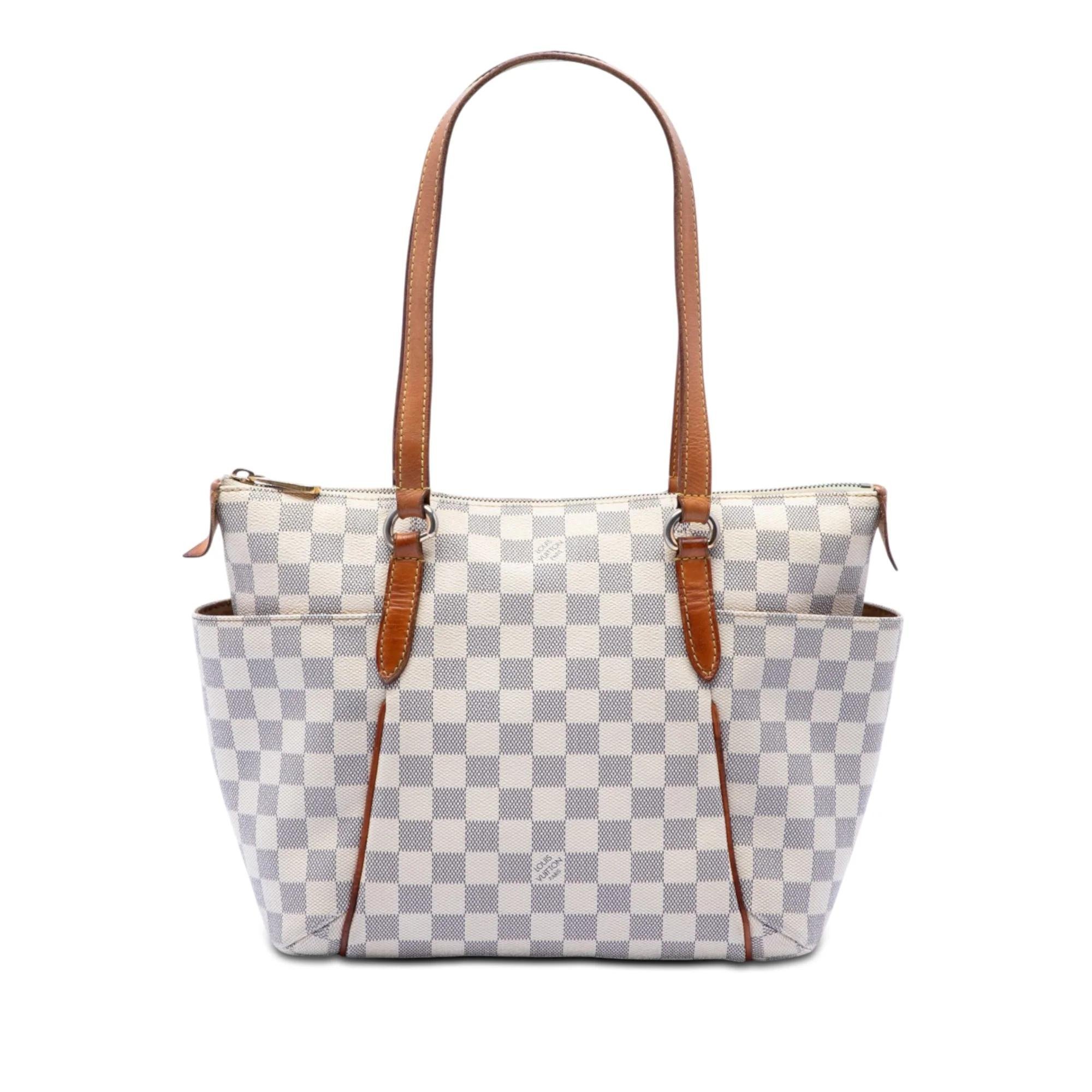 Totally leather tote