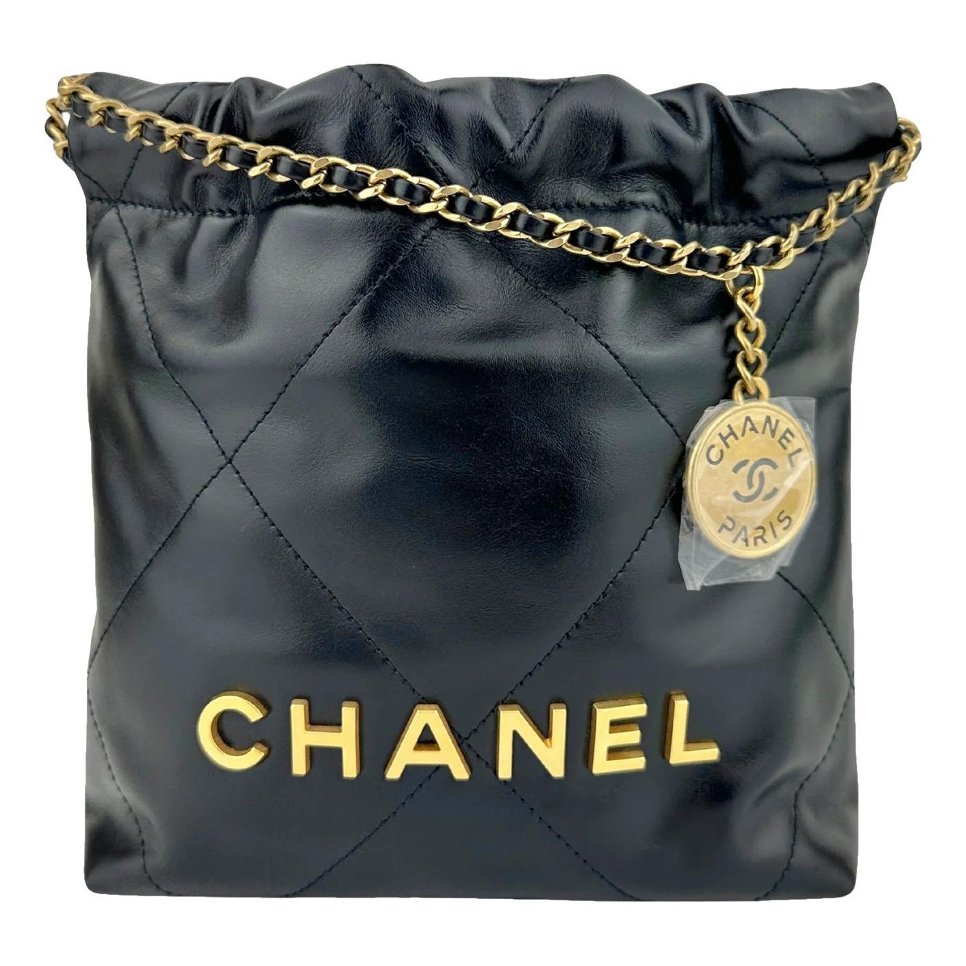 Chanel 22 leather handbag