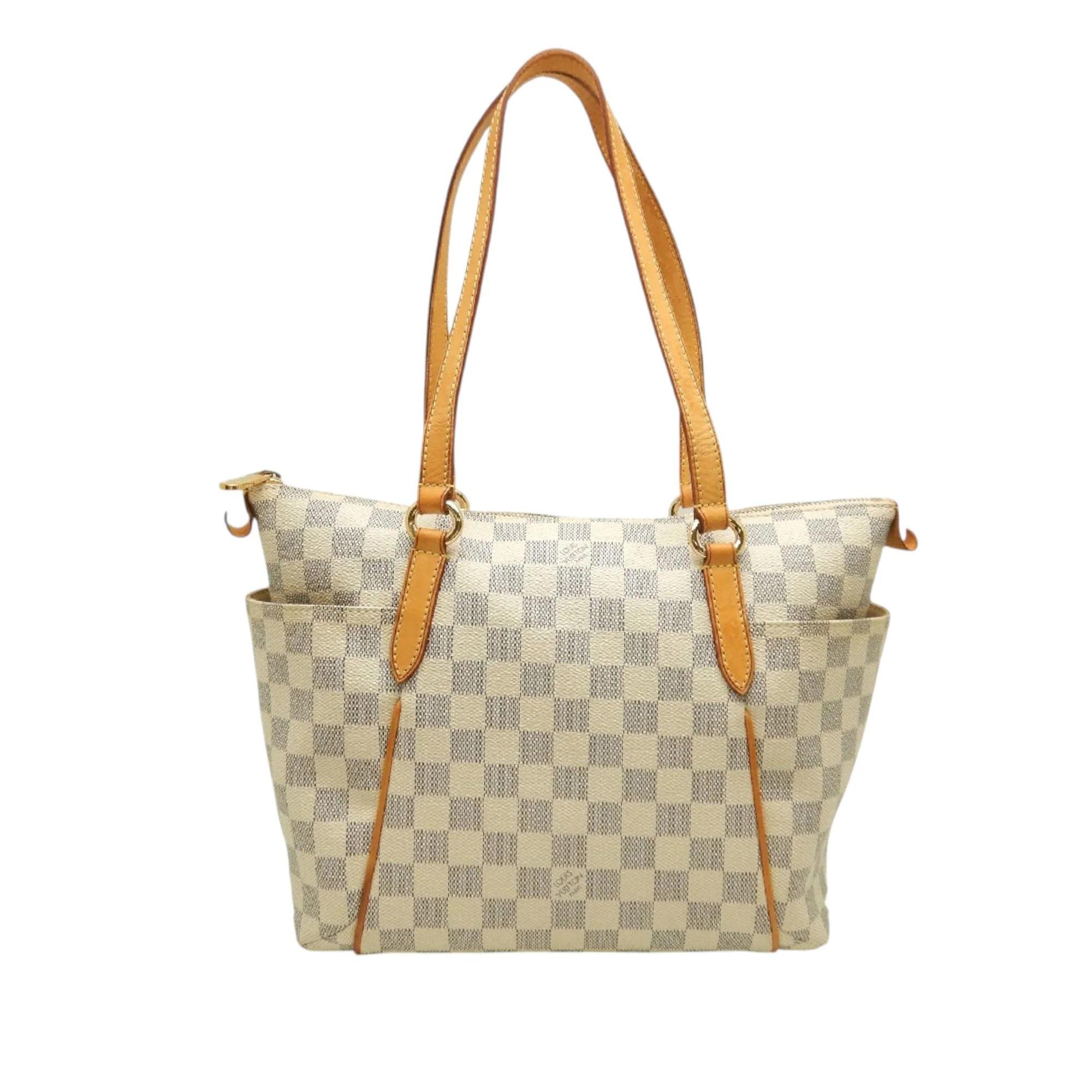 Totally leather tote