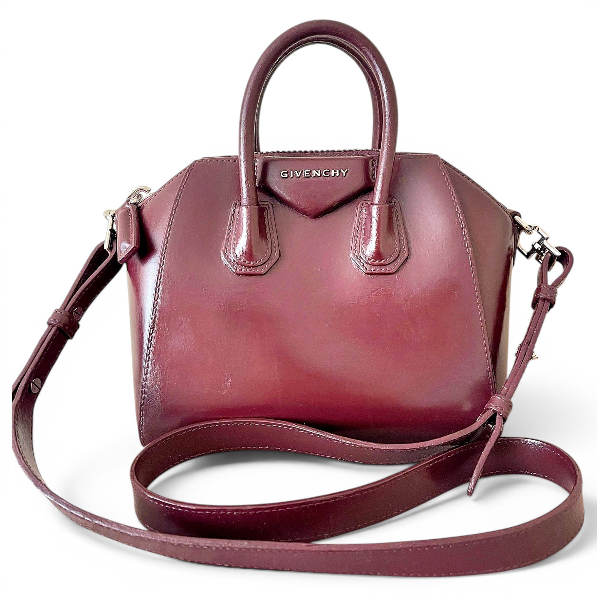 Antigona leather handbag