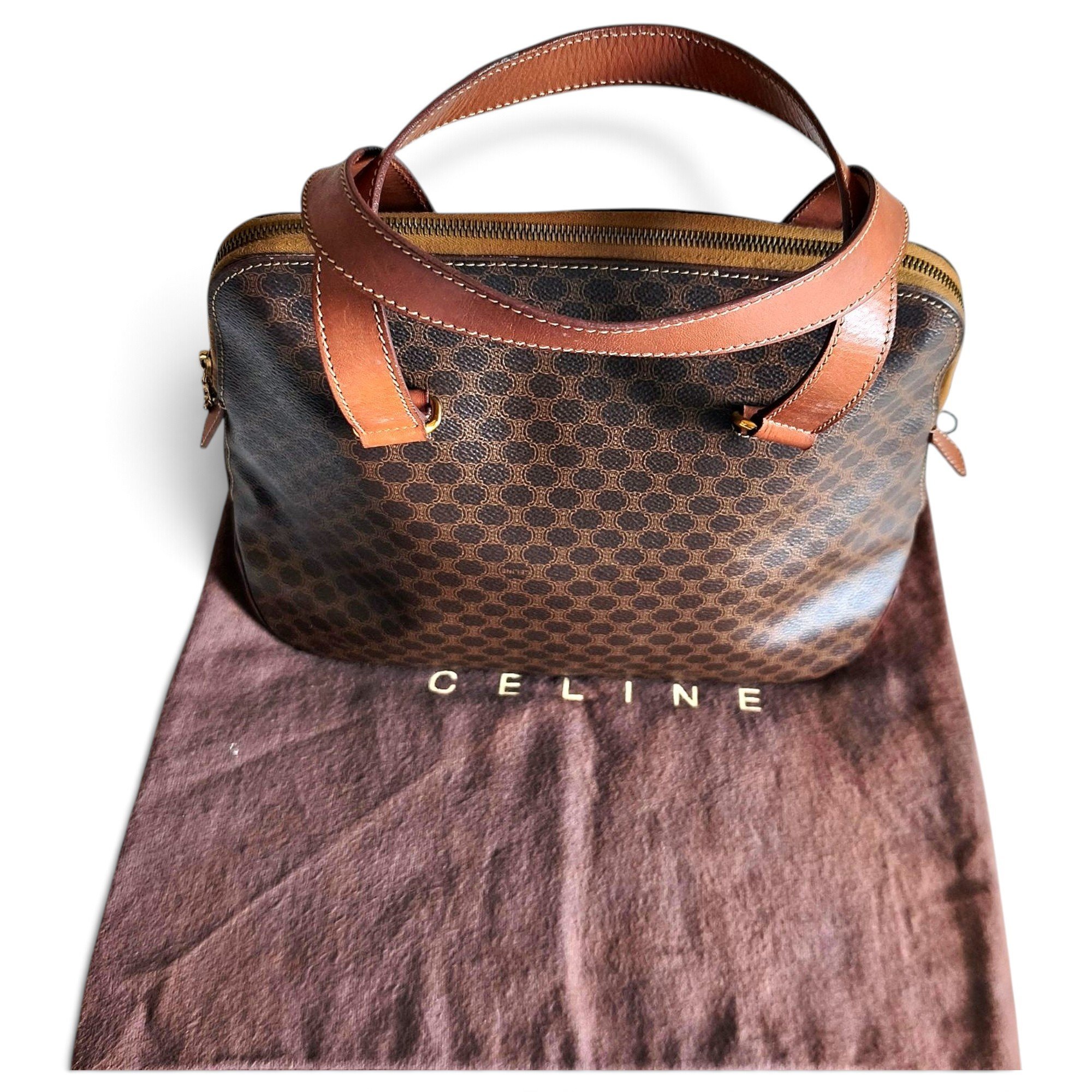 Ring leather handbag