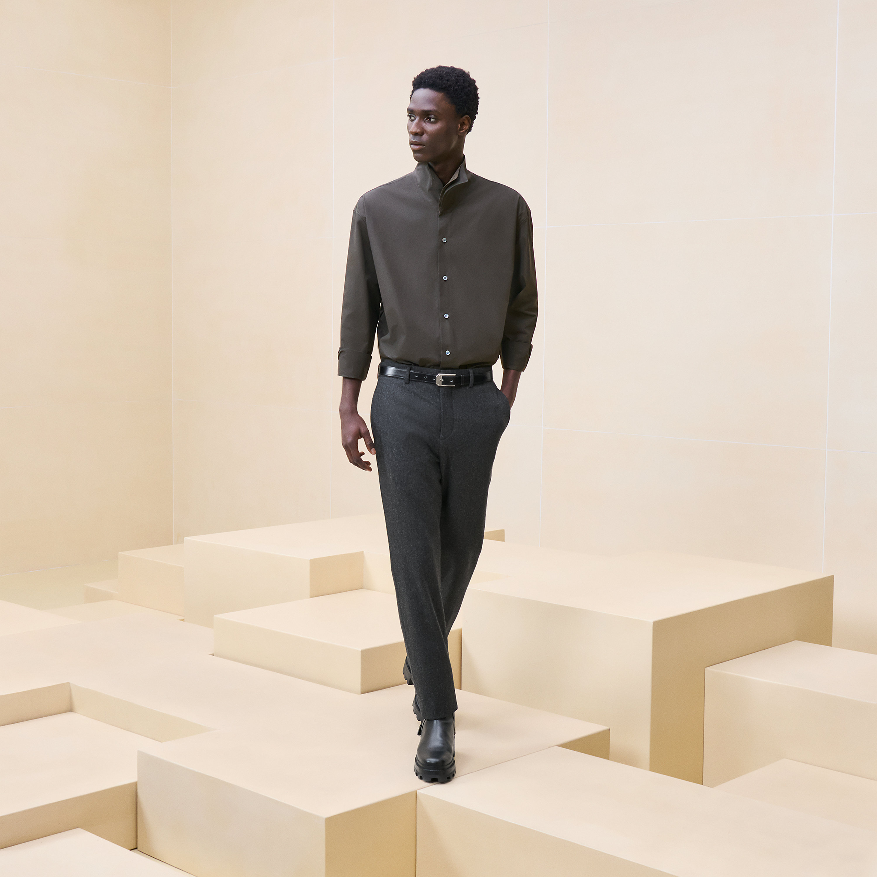 Boxy fit shirt with twin collar