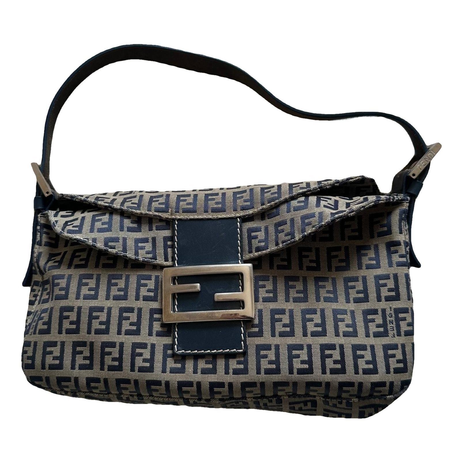 Baguette cloth handbag
