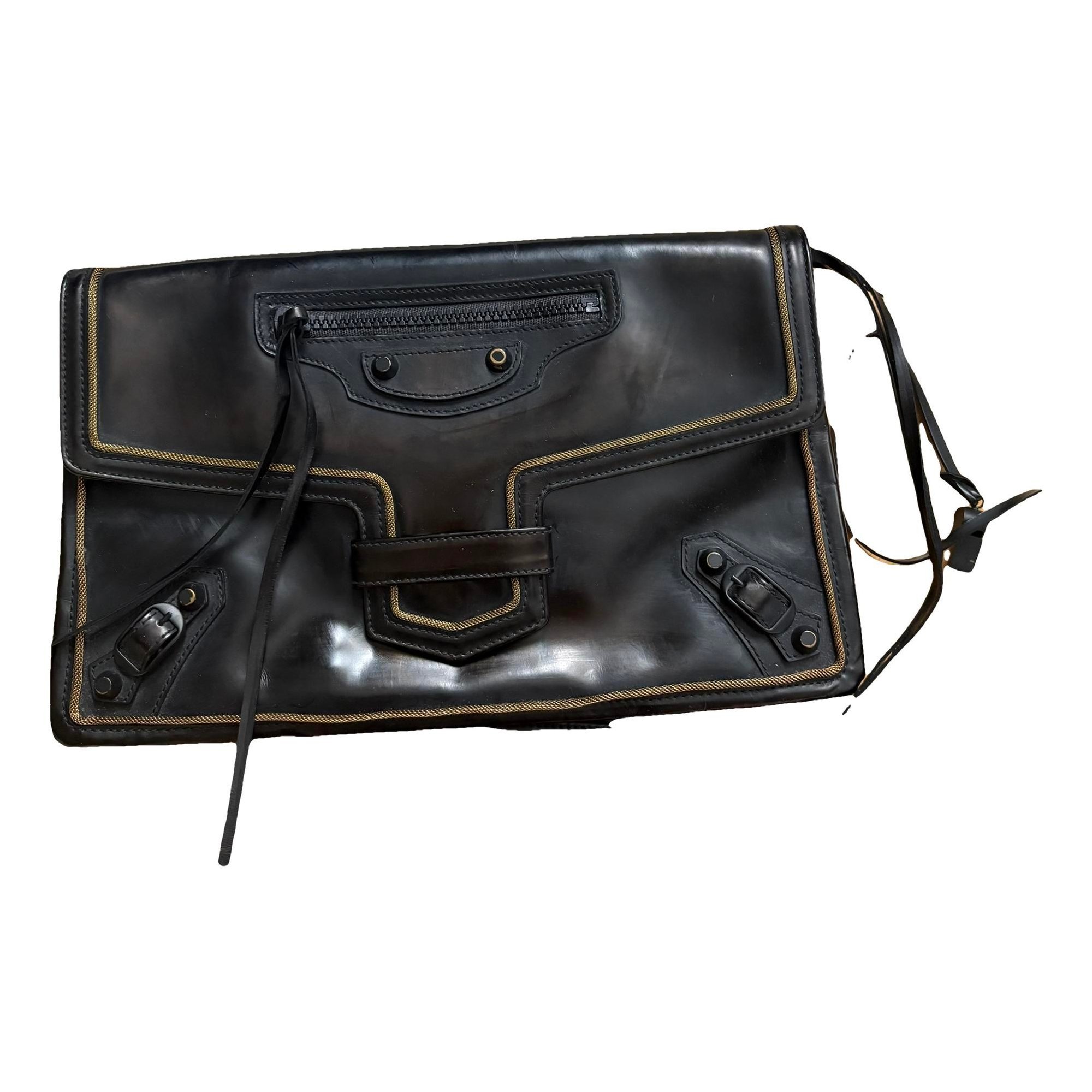Envelop leather clutch bag