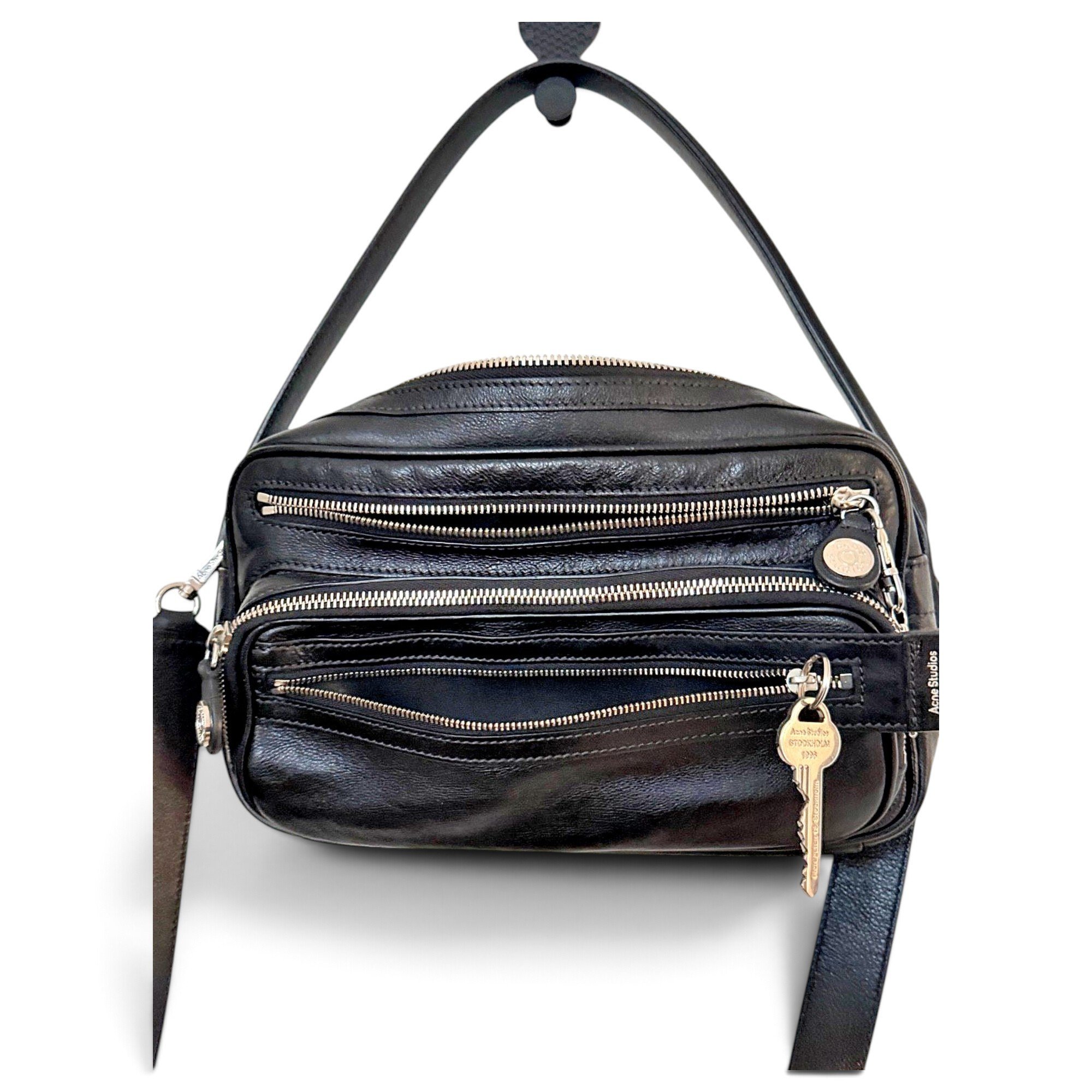Multipocket leather crossbody bag