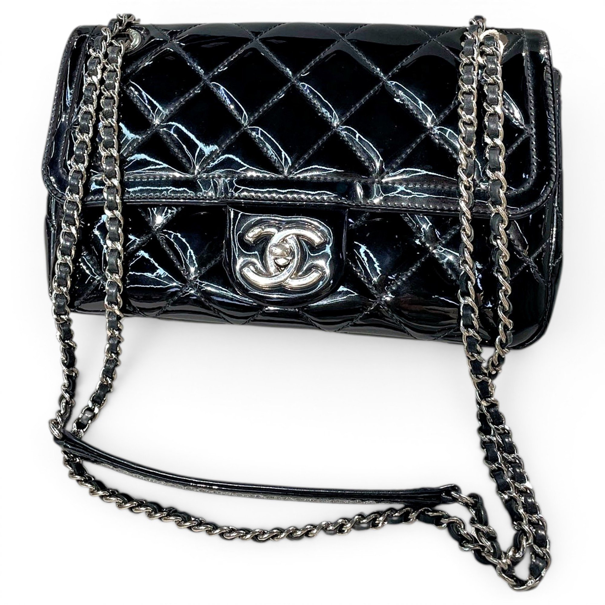 Timeless/Classique patent leather crossbody bag