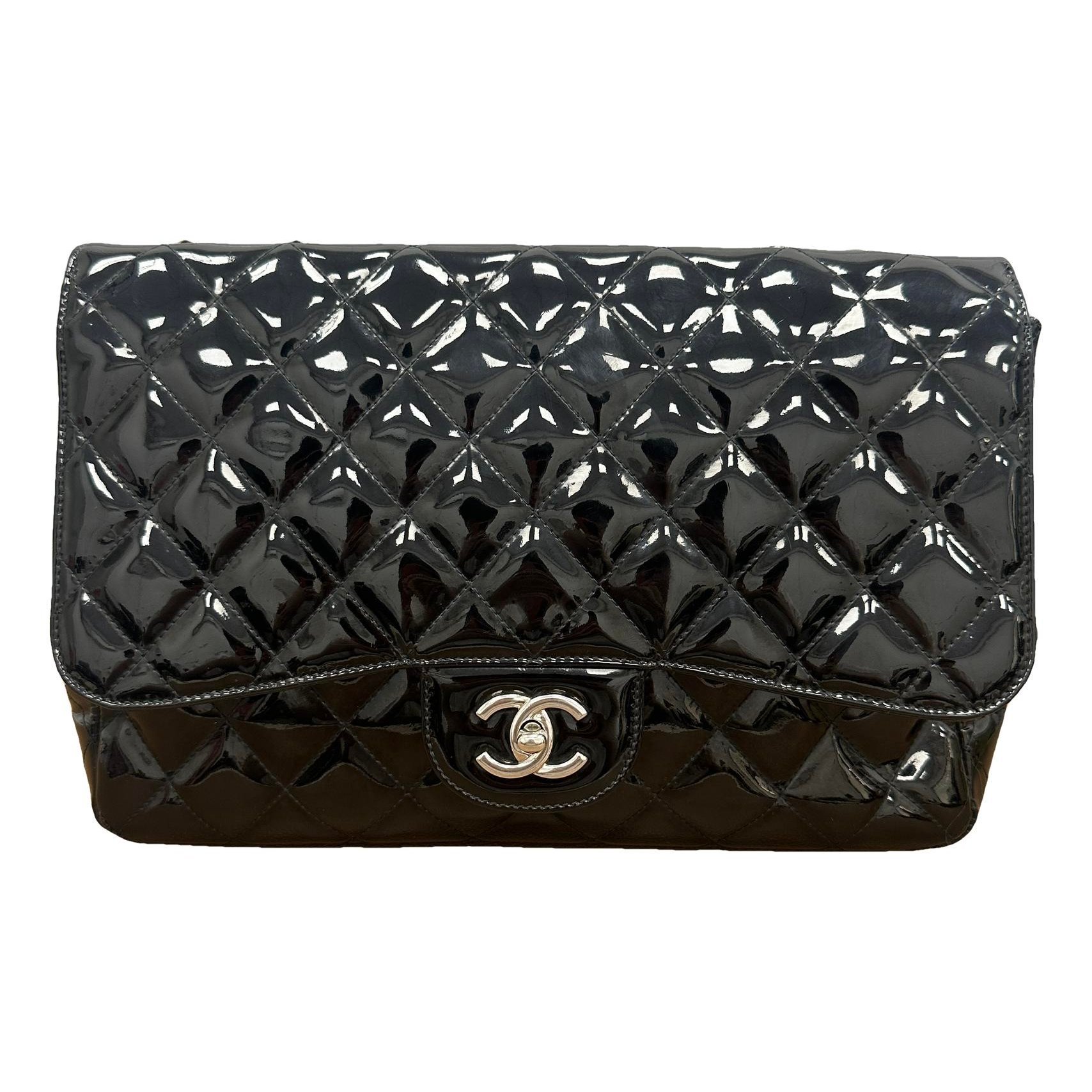 Timeless/Classique patent leather handbag