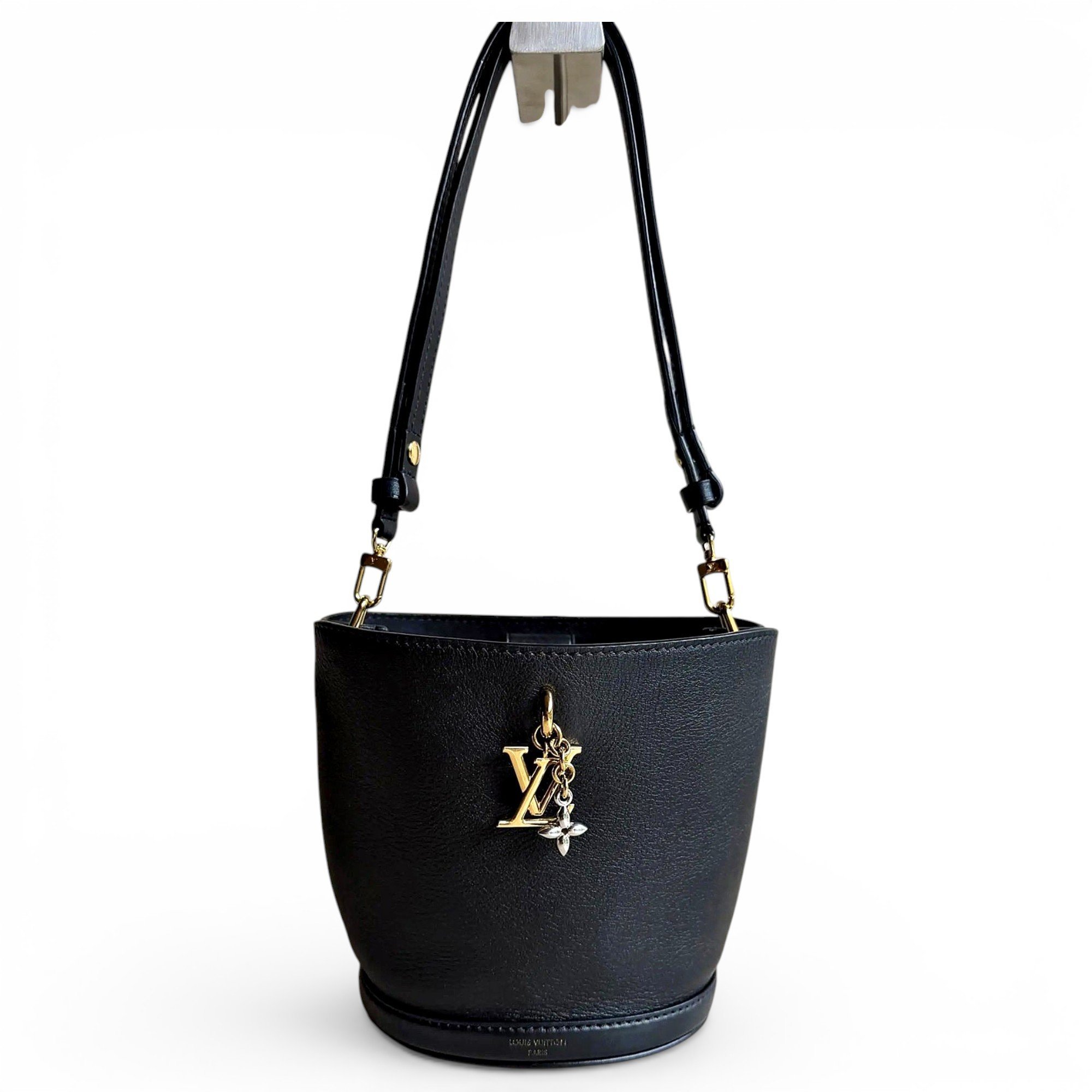 Lockme Bucket leather handbag