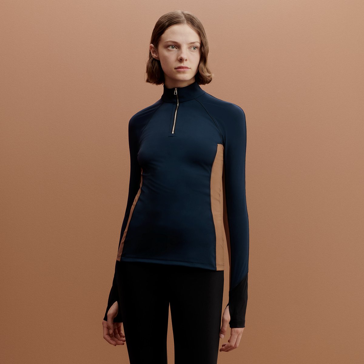 Stretching long-sleeve t-shirt