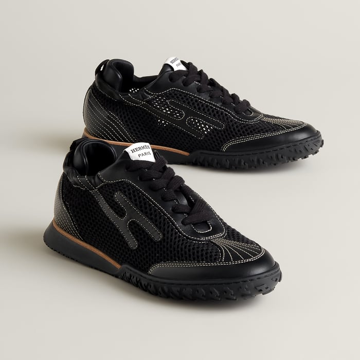 Noir Jet Sneaker