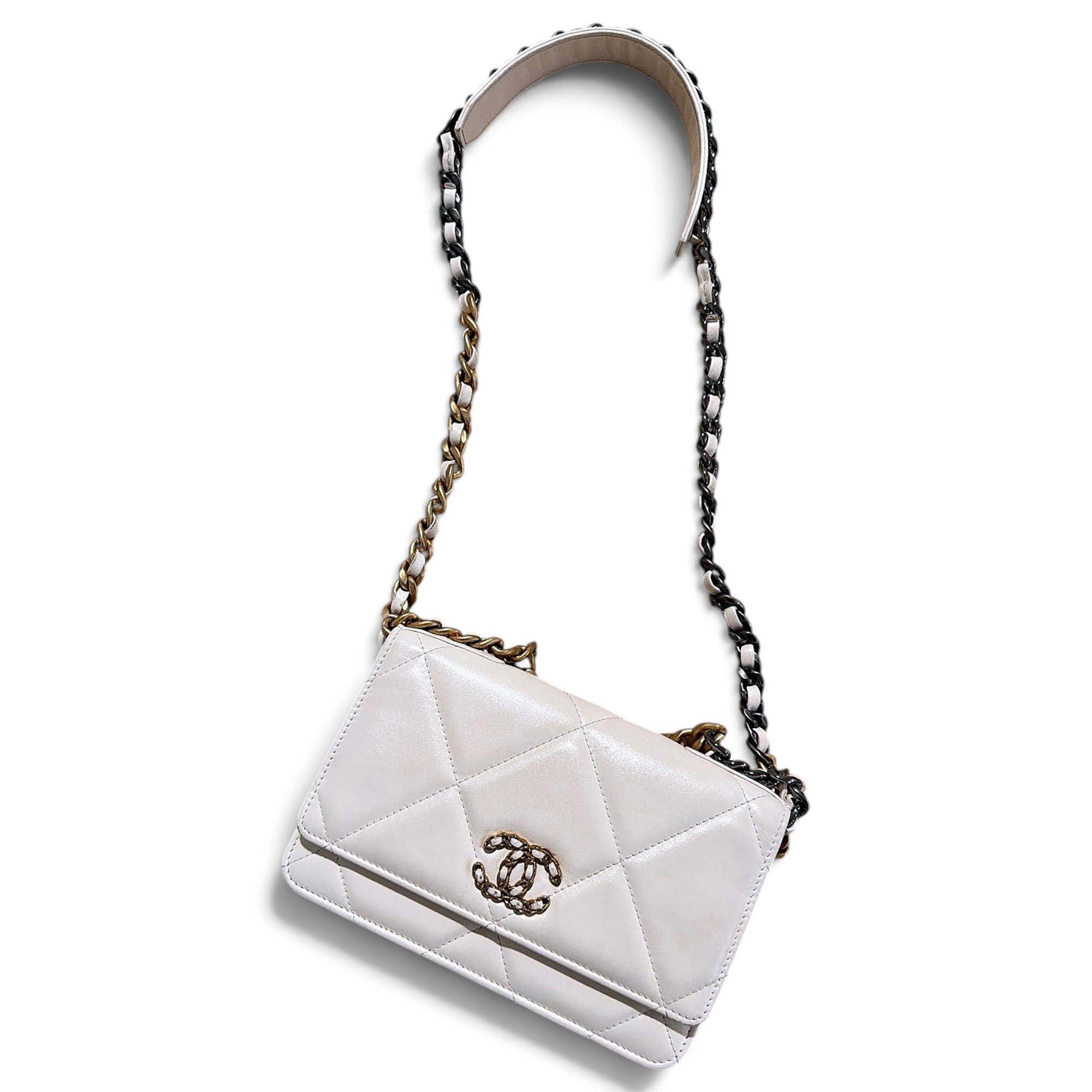 Wallet On Chain Chanel 19 leather handbag