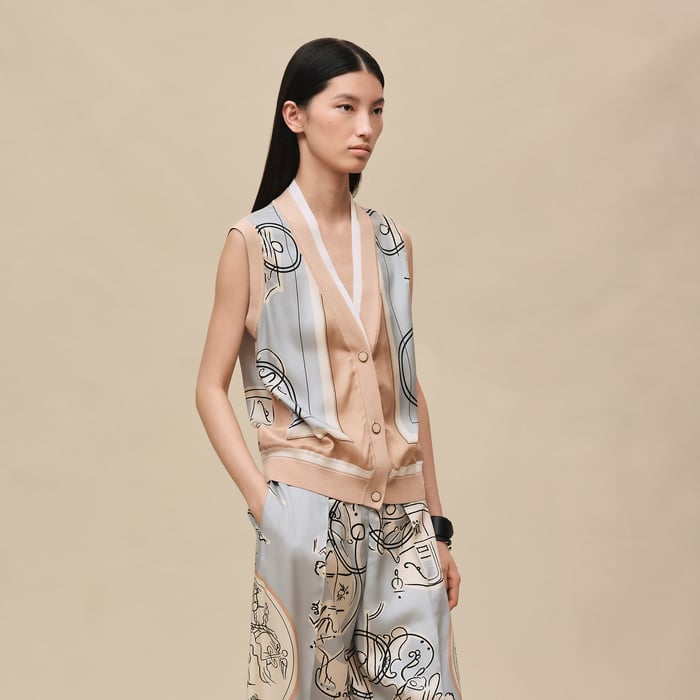 Gris Paruline "Ex-libris a Main Levee" Sleeveless Twillaine Cardigan