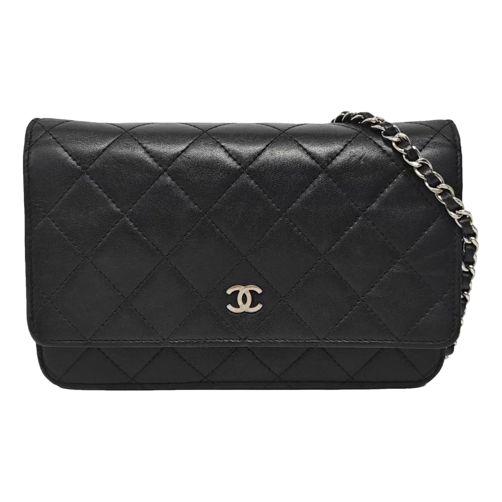 Wallet On Chain leather crossbody bag