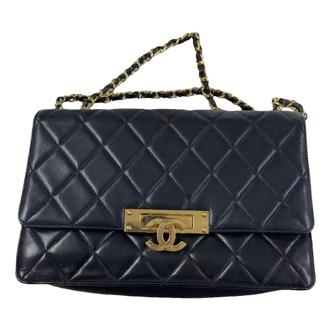 Chanel 19 leather handbag