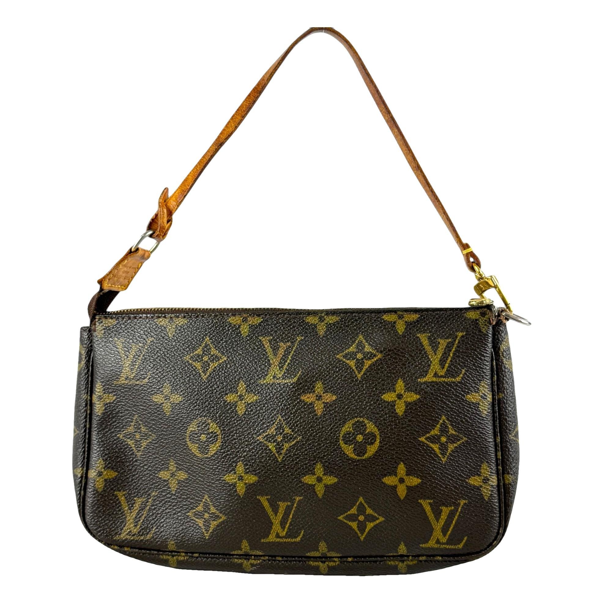 Pochette Accessoire leather handbag